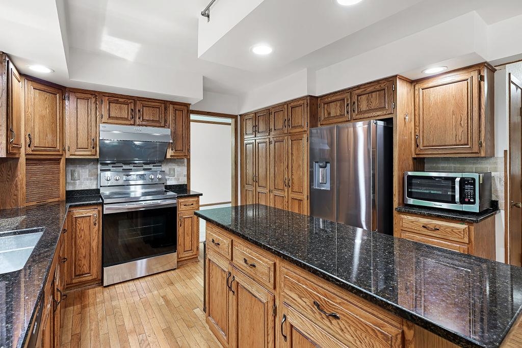 2200 E FILLMORE STREET, Marshfield, Wisconsin 54449, 4 Bedrooms Bedrooms, ,2 BathroomsBathrooms,Residential,For Sale,2200 E FILLMORE STREET,22603840