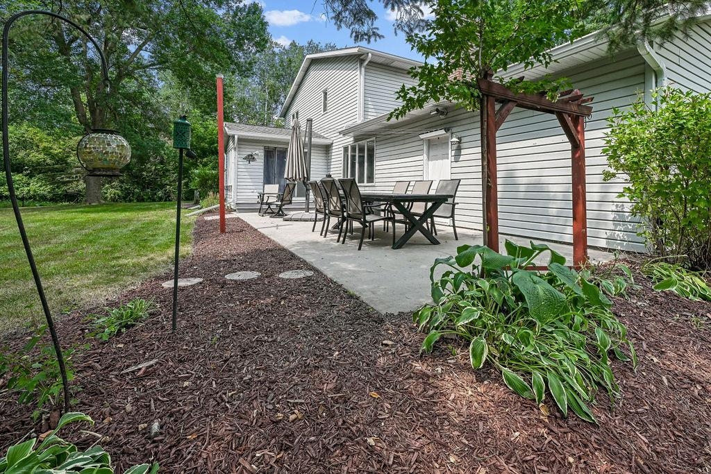2200 E FILLMORE STREET, Marshfield, Wisconsin 54449, 4 Bedrooms Bedrooms, ,2 BathroomsBathrooms,Residential,For Sale,2200 E FILLMORE STREET,22603840