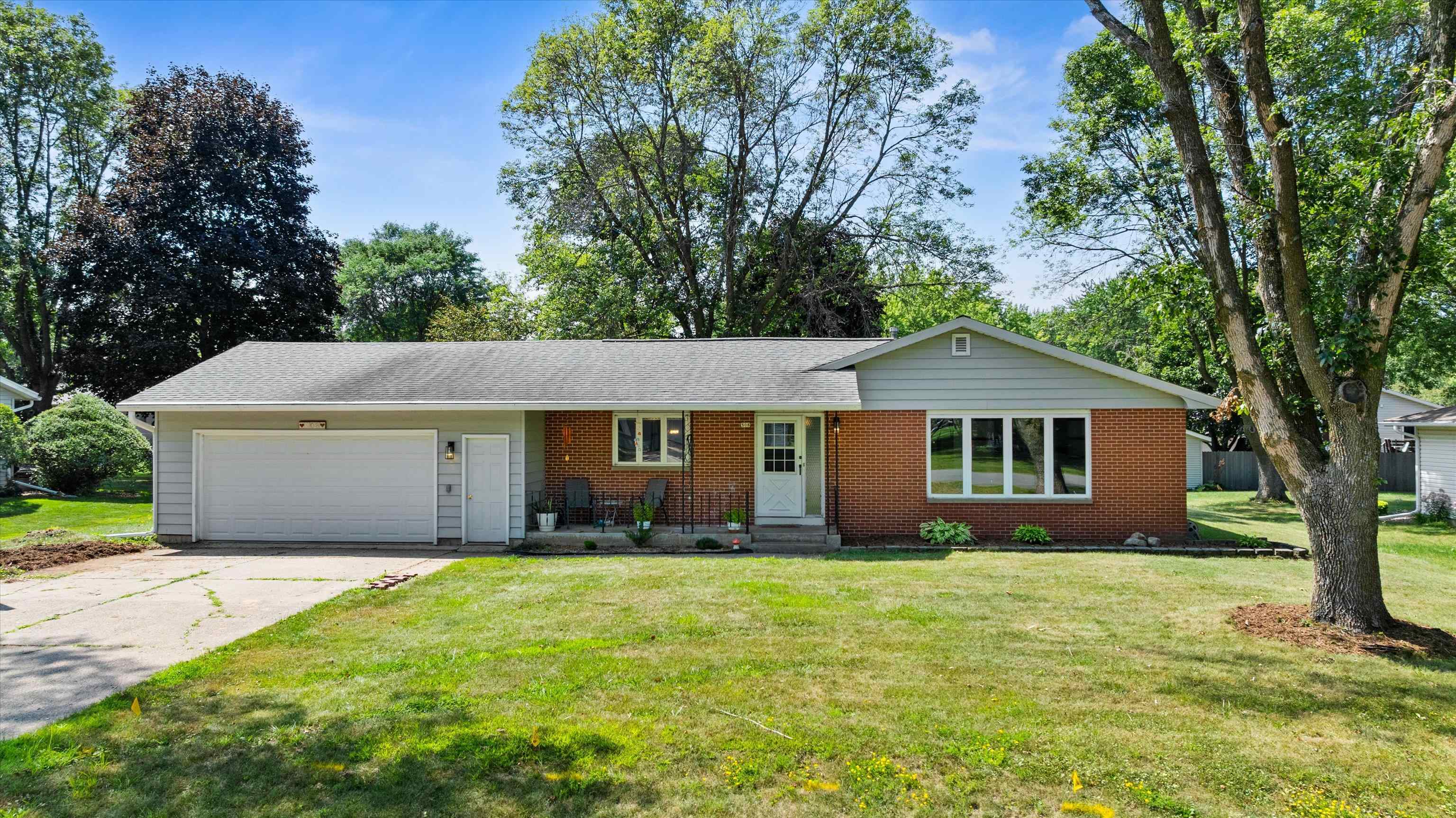 508 N AUBURN AVENUE, Marshfield, Wisconsin 54449, 3 Bedrooms Bedrooms, ,2 BathroomsBathrooms,Residential,For Sale,508 N AUBURN AVENUE,22603841