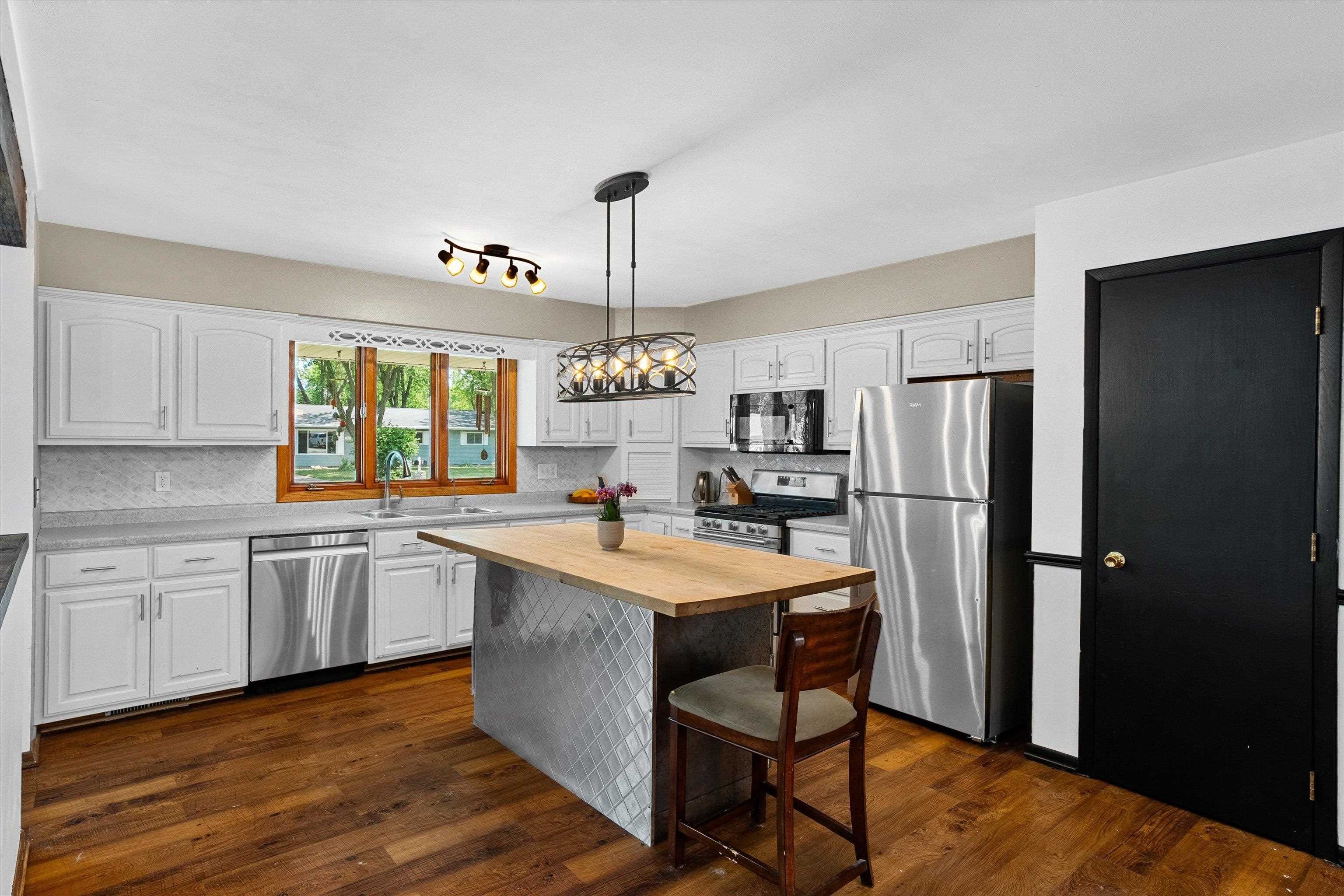 508 N AUBURN AVENUE, Marshfield, Wisconsin 54449, 3 Bedrooms Bedrooms, ,2 BathroomsBathrooms,Residential,For Sale,508 N AUBURN AVENUE,22603841