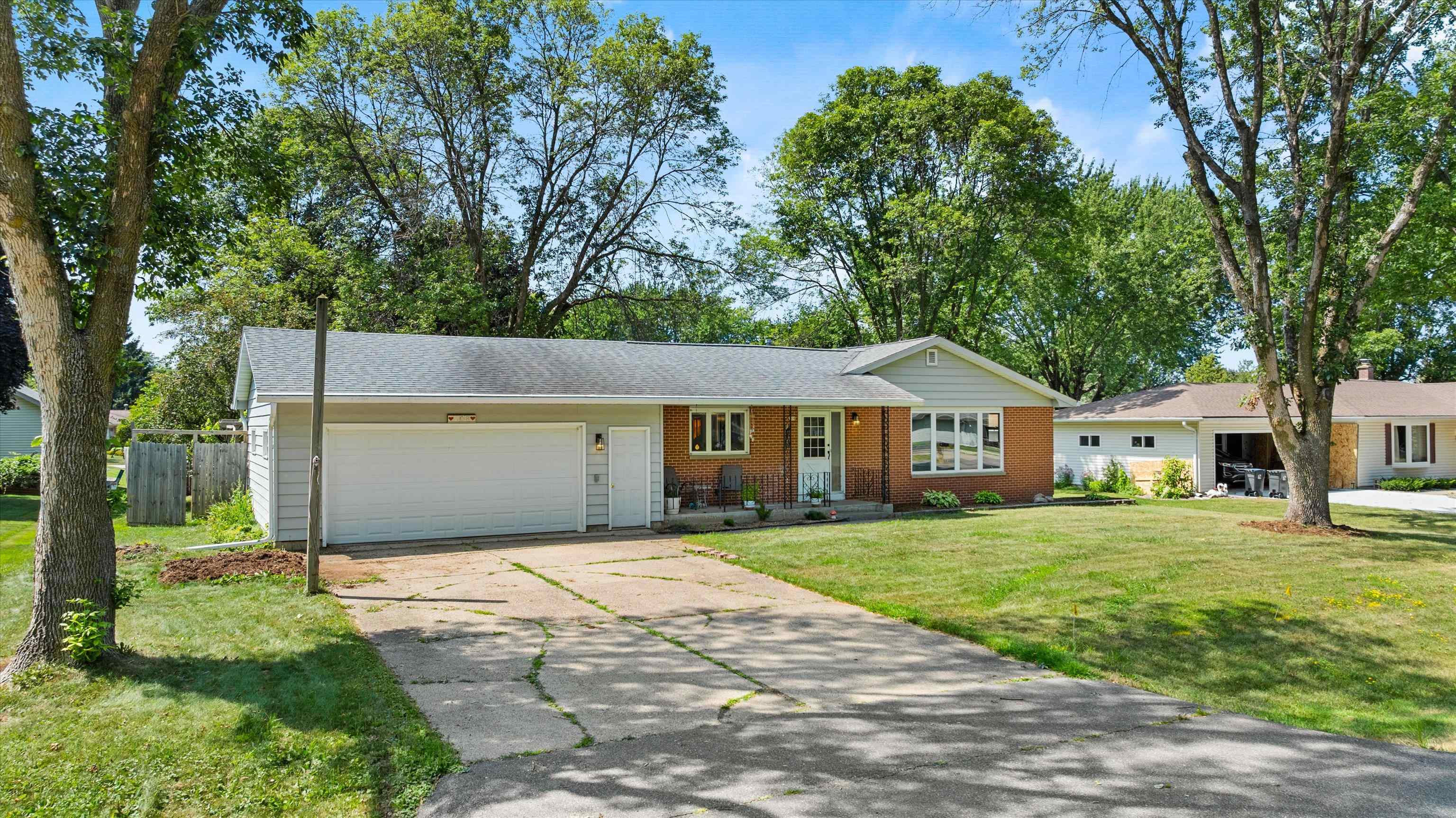 508 N AUBURN AVENUE, Marshfield, Wisconsin 54449, 3 Bedrooms Bedrooms, ,2 BathroomsBathrooms,Residential,For Sale,508 N AUBURN AVENUE,22603841