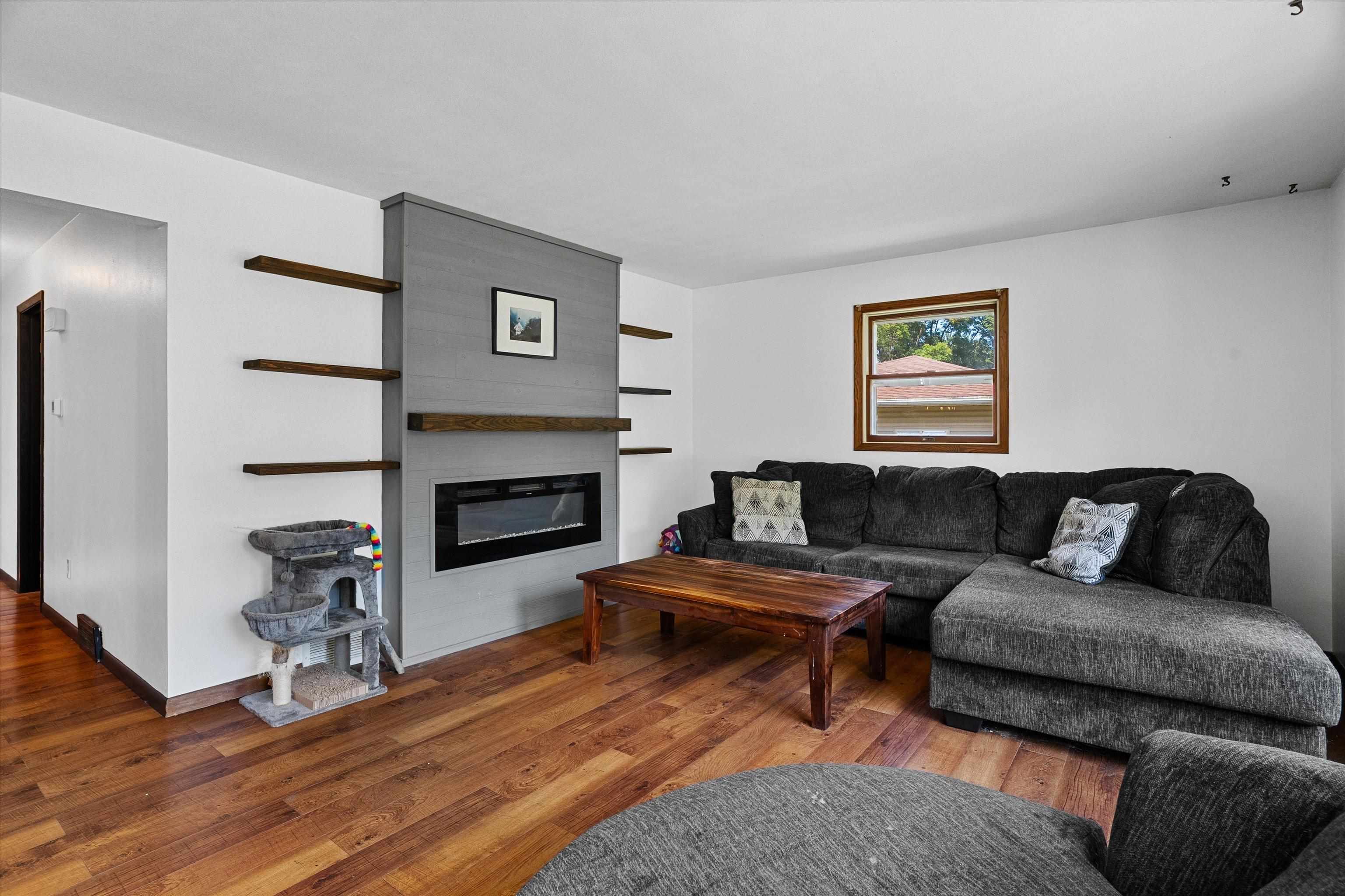508 N AUBURN AVENUE, Marshfield, Wisconsin 54449, 3 Bedrooms Bedrooms, ,2 BathroomsBathrooms,Residential,For Sale,508 N AUBURN AVENUE,22603841