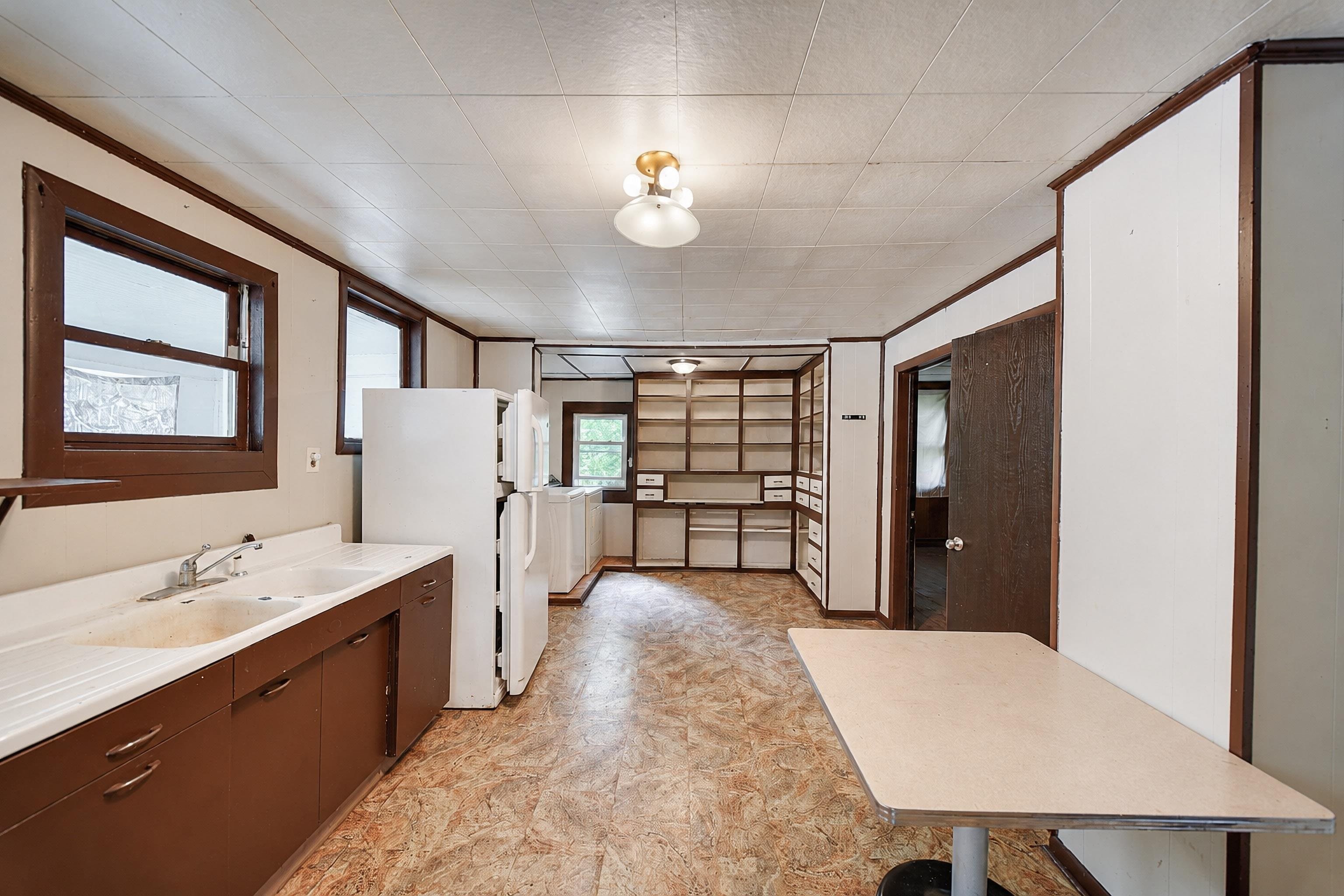 2109 LOGAN AVENUE, Merrill, Wisconsin 54452, 4 Bedrooms Bedrooms, ,1 BathroomBathrooms,Residential,For Sale,2109 LOGAN AVENUE,22603842