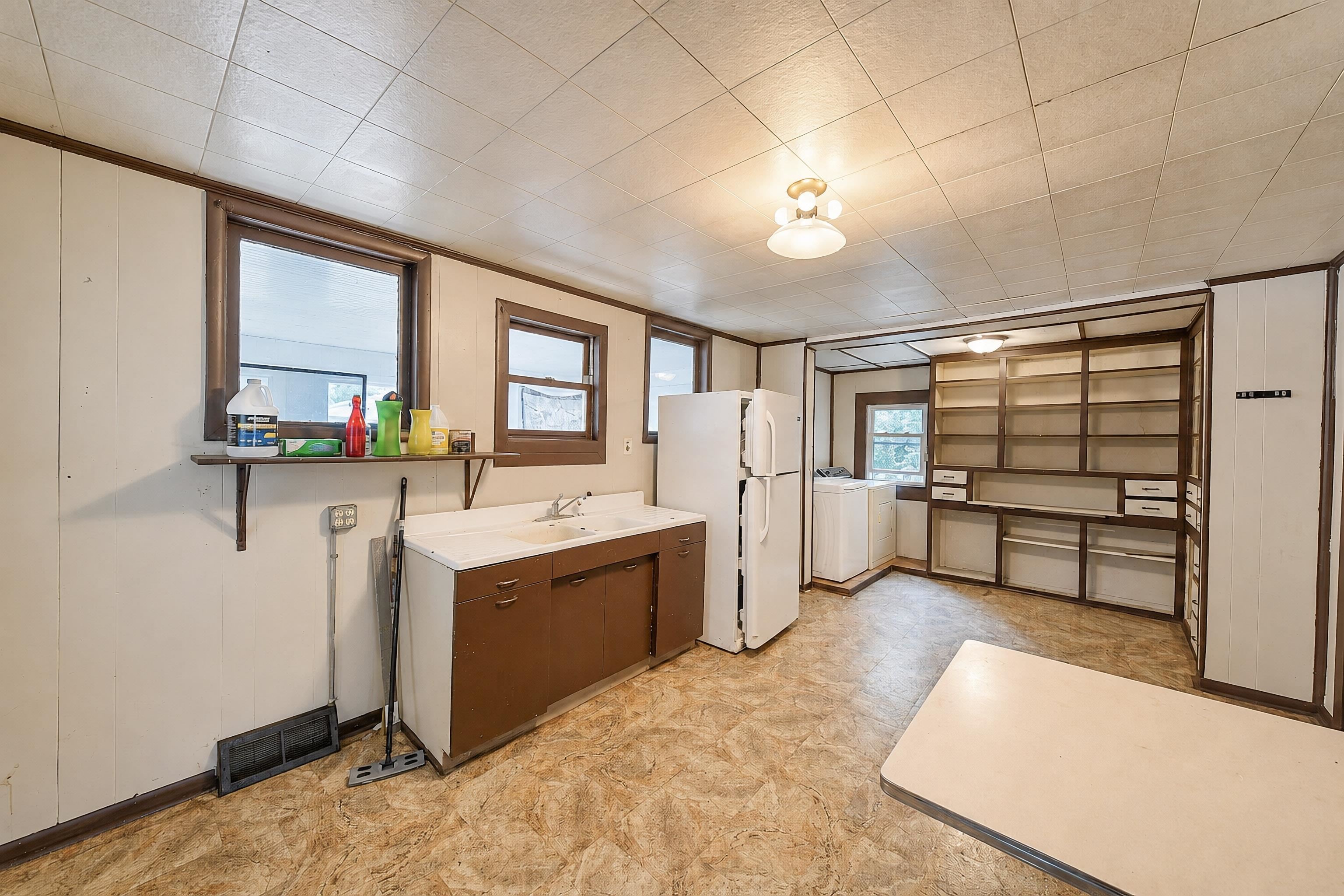 2109 LOGAN AVENUE, Merrill, Wisconsin 54452, 4 Bedrooms Bedrooms, ,1 BathroomBathrooms,Residential,For Sale,2109 LOGAN AVENUE,22603842