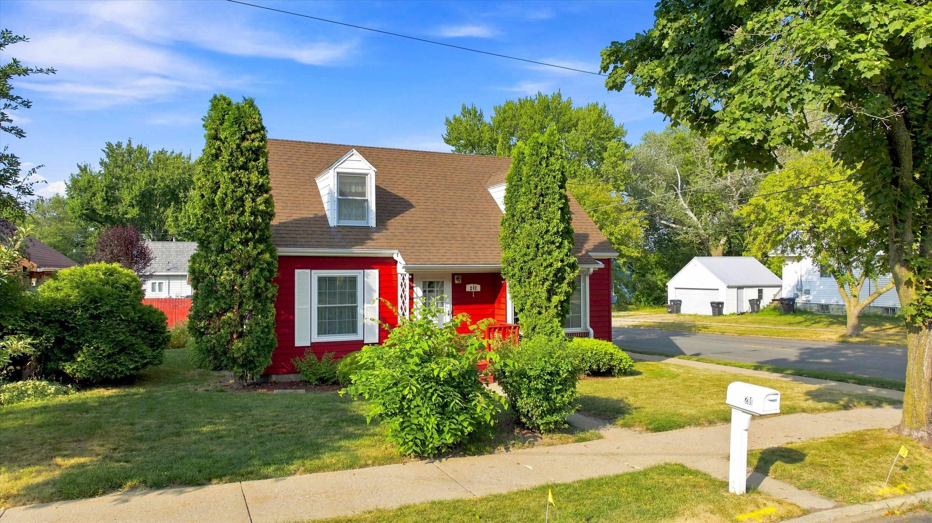 201 W DOEGE STREET, Marshfield, Wisconsin 54449, 3 Bedrooms Bedrooms, ,2 BathroomsBathrooms,Residential,For Sale,201 W DOEGE STREET,22603848