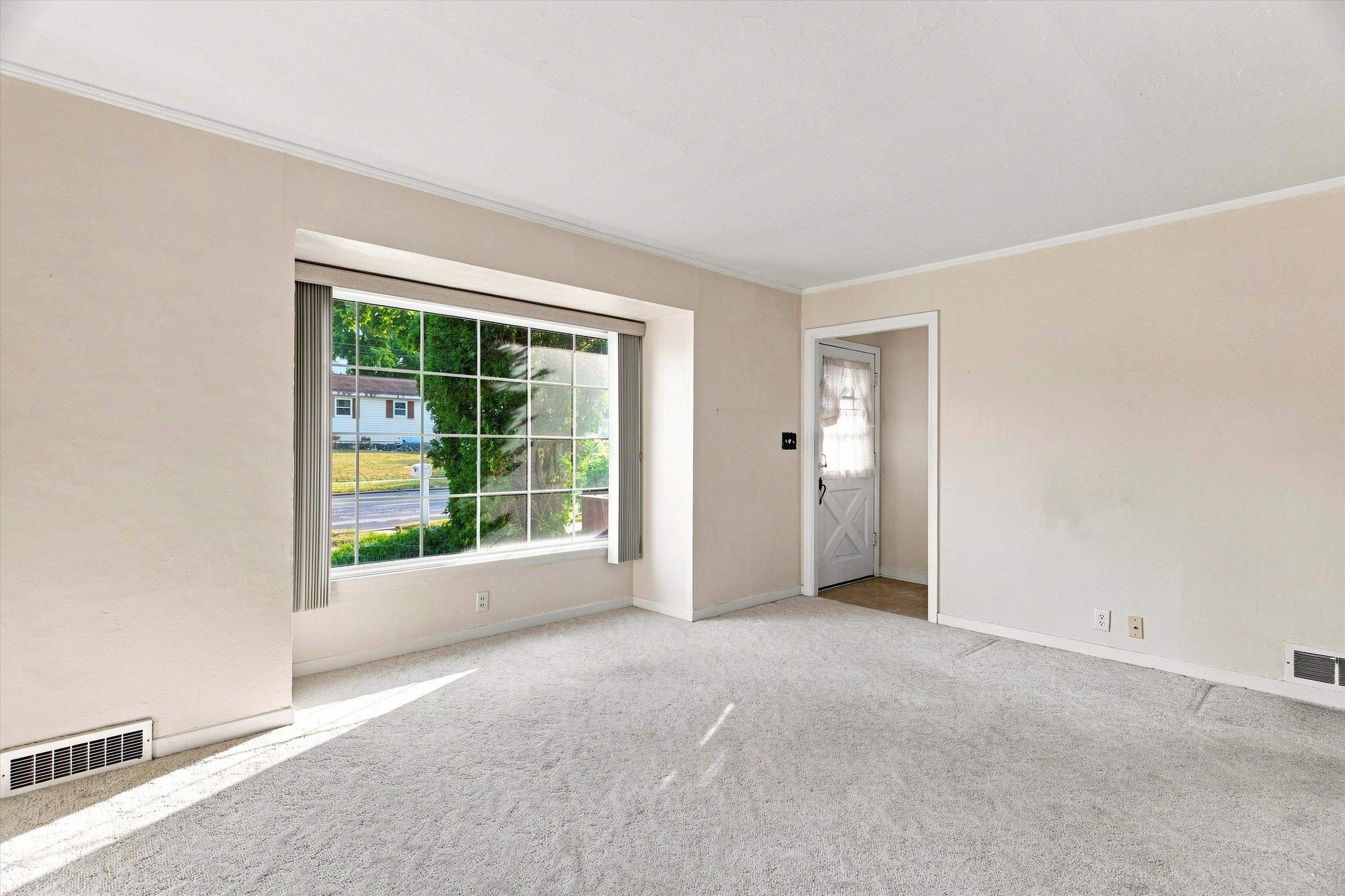 201 W DOEGE STREET, Marshfield, Wisconsin 54449, 3 Bedrooms Bedrooms, ,2 BathroomsBathrooms,Residential,For Sale,201 W DOEGE STREET,22603848