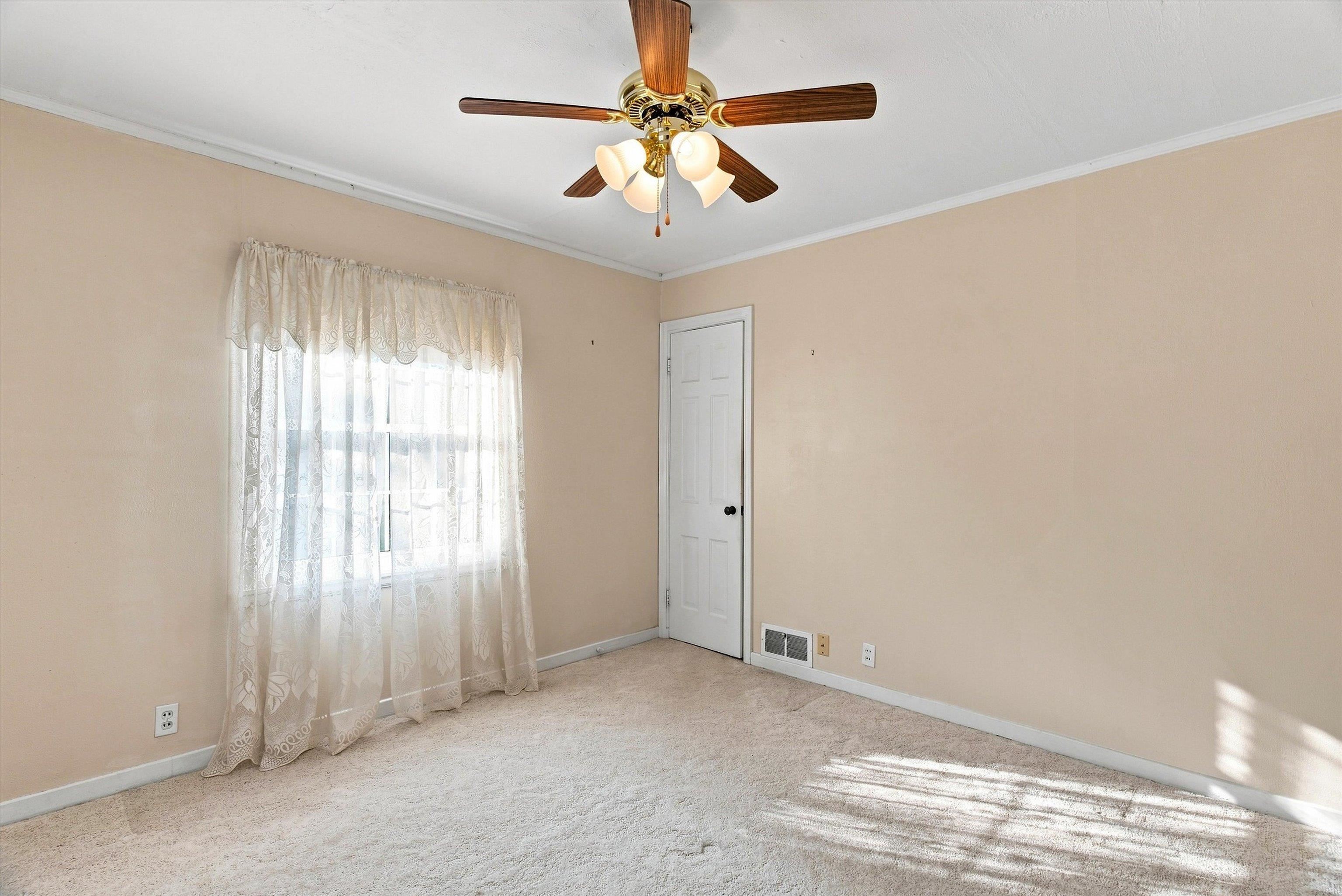 201 W DOEGE STREET, Marshfield, Wisconsin 54449, 3 Bedrooms Bedrooms, ,2 BathroomsBathrooms,Residential,For Sale,201 W DOEGE STREET,22603848