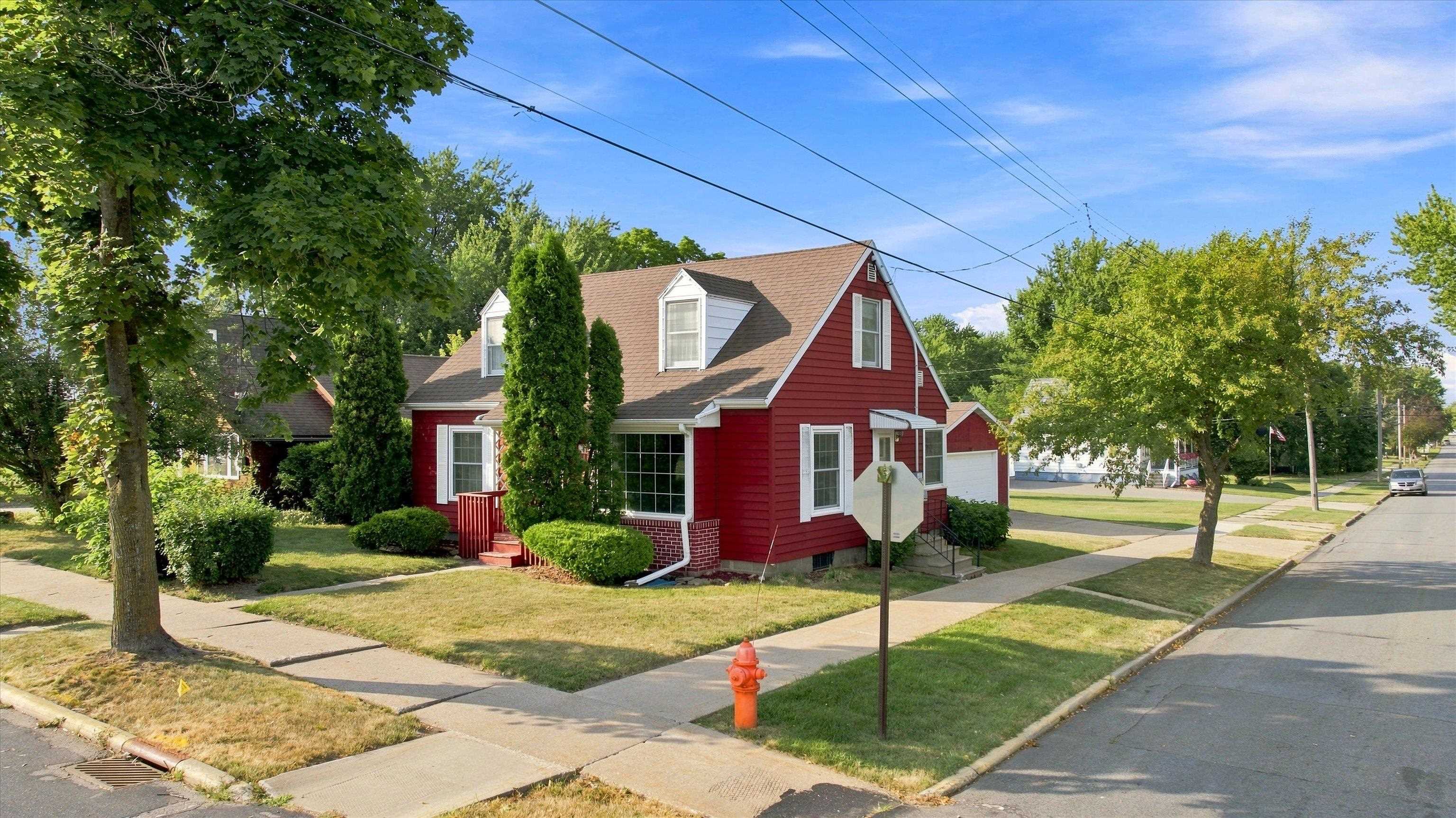 201 W DOEGE STREET, Marshfield, Wisconsin 54449, 3 Bedrooms Bedrooms, ,2 BathroomsBathrooms,Residential,For Sale,201 W DOEGE STREET,22603848