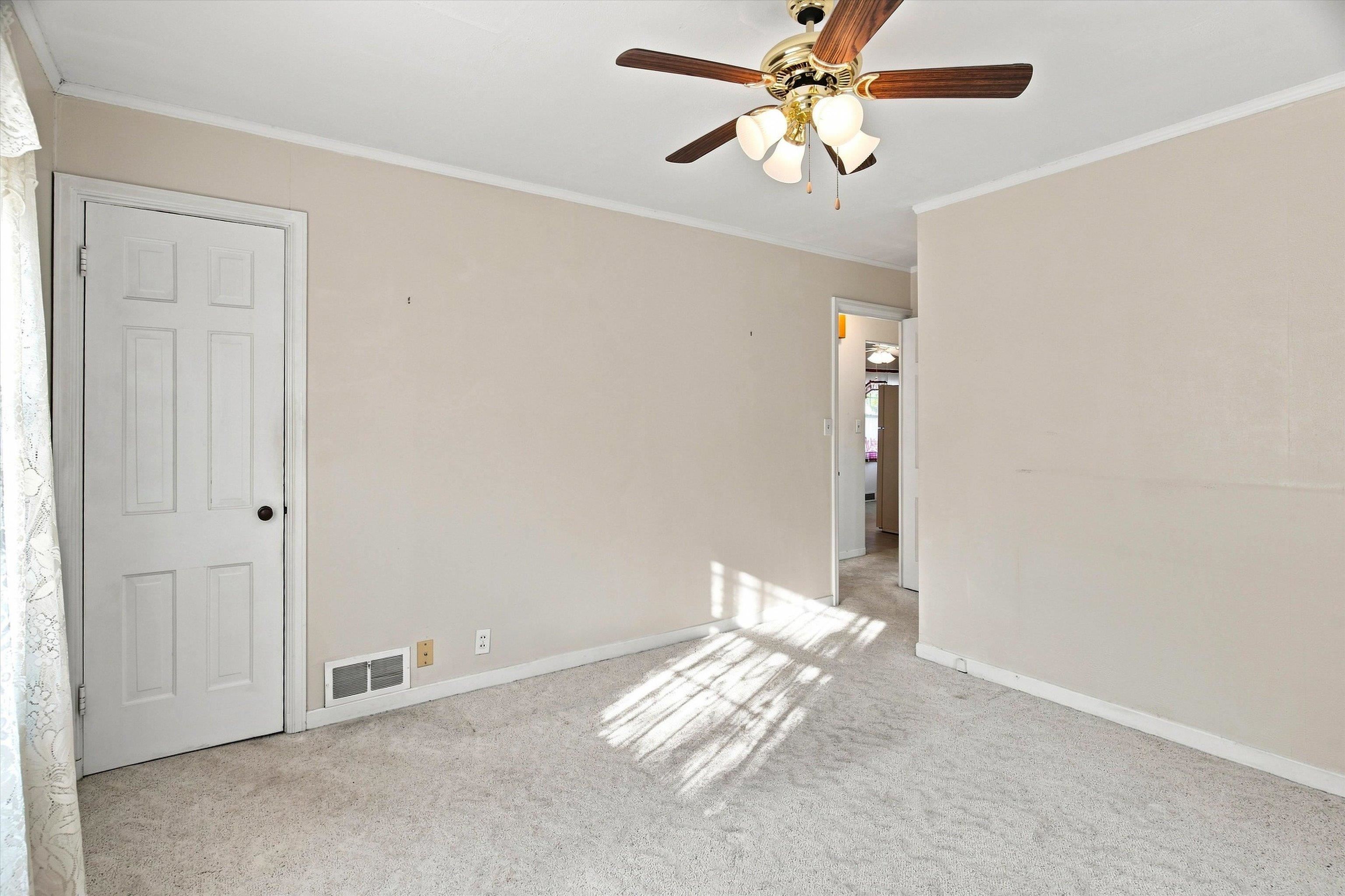 201 W DOEGE STREET, Marshfield, Wisconsin 54449, 3 Bedrooms Bedrooms, ,2 BathroomsBathrooms,Residential,For Sale,201 W DOEGE STREET,22603848