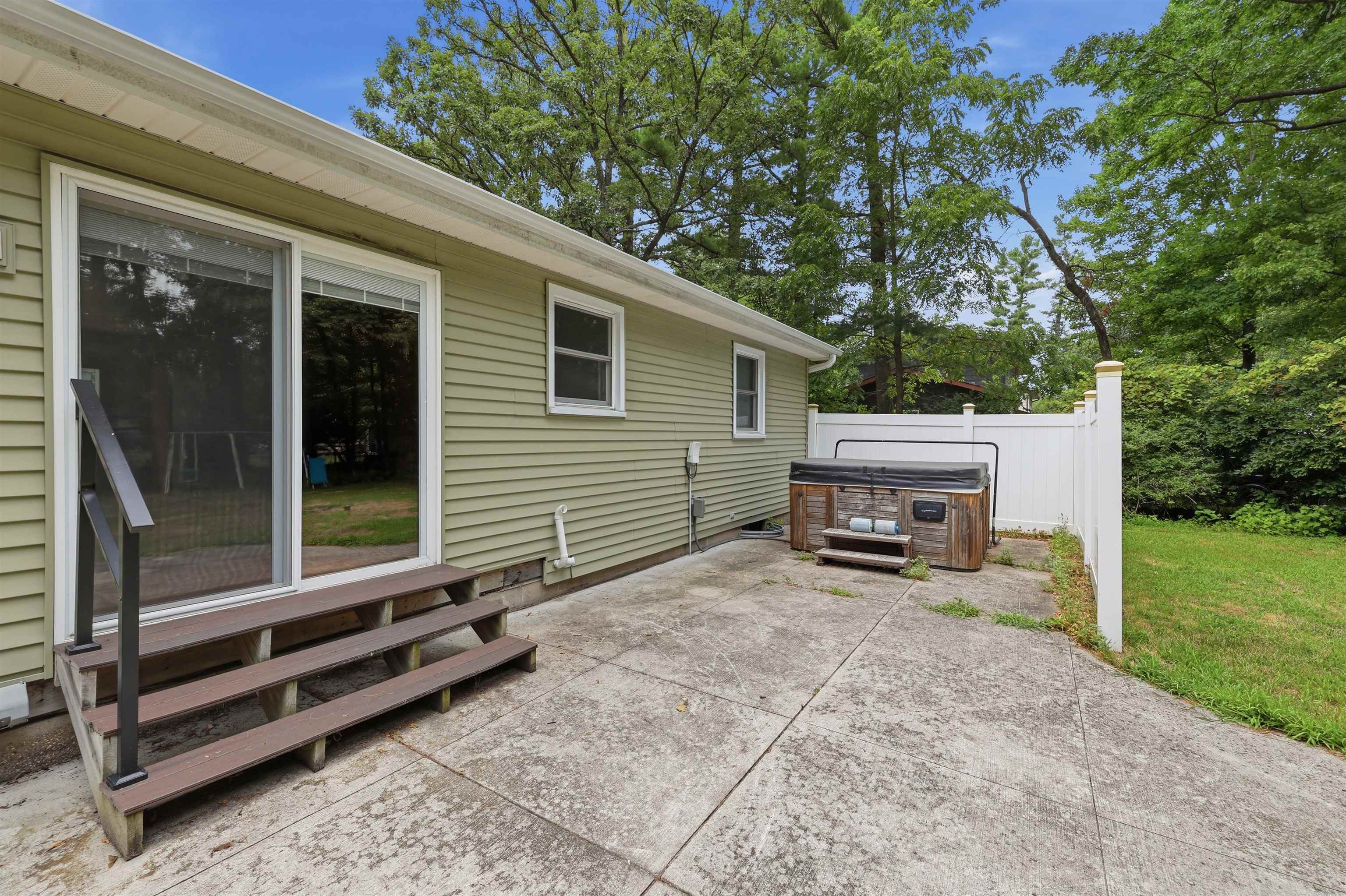 3021 48TH STREET SOUTH, Wisconsin Rapids, Wisconsin 54494, 5 Bedrooms Bedrooms, ,1 BathroomBathrooms,Residential,For Sale,3021 48TH STREET SOUTH,22603849