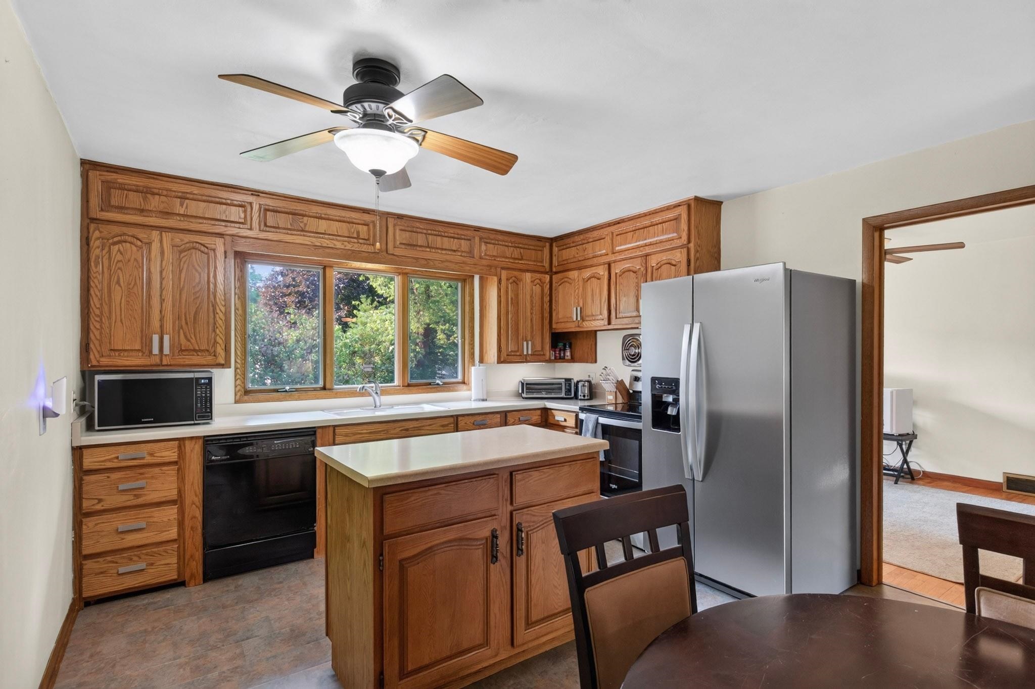 3031 NORTH AVENUE, Wisconsin Rapids, Wisconsin 54495, 2 Bedrooms Bedrooms, ,1 BathroomBathrooms,Residential,For Sale,3031 NORTH AVENUE,22603851