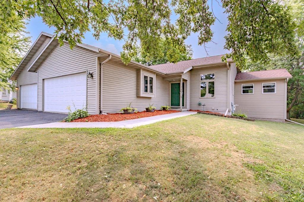 792 FAIRWAY DRIVE, Mosinee, Wisconsin 54455, 4 Bedrooms Bedrooms, ,2 BathroomsBathrooms,Residential,For Sale,792 FAIRWAY DRIVE,22603864