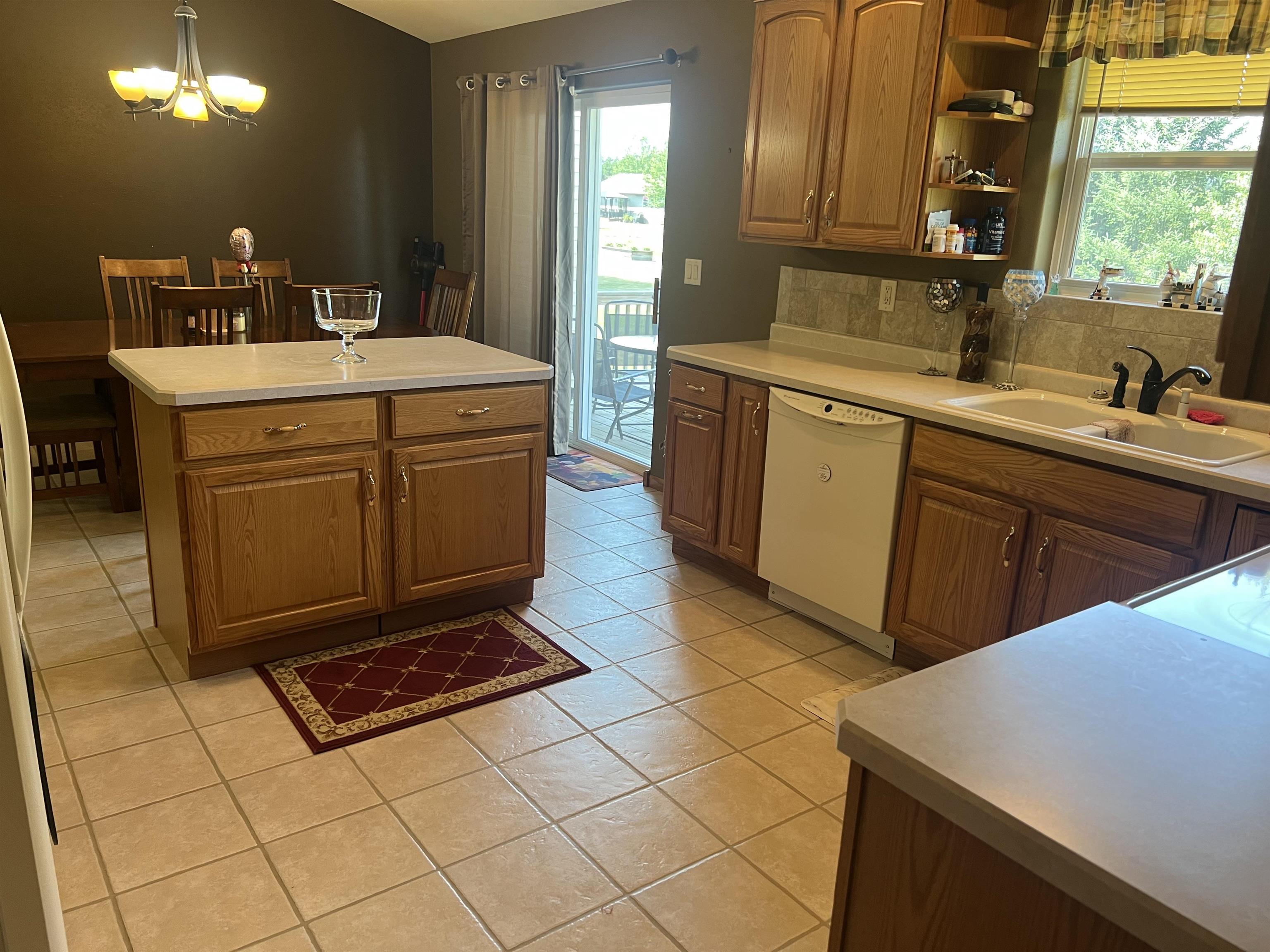 2172 OREGON TRAIL, Kronenwetter, Wisconsin 54455, 3 Bedrooms Bedrooms, ,2 BathroomsBathrooms,Residential,For Sale,2172 OREGON TRAIL,22603873