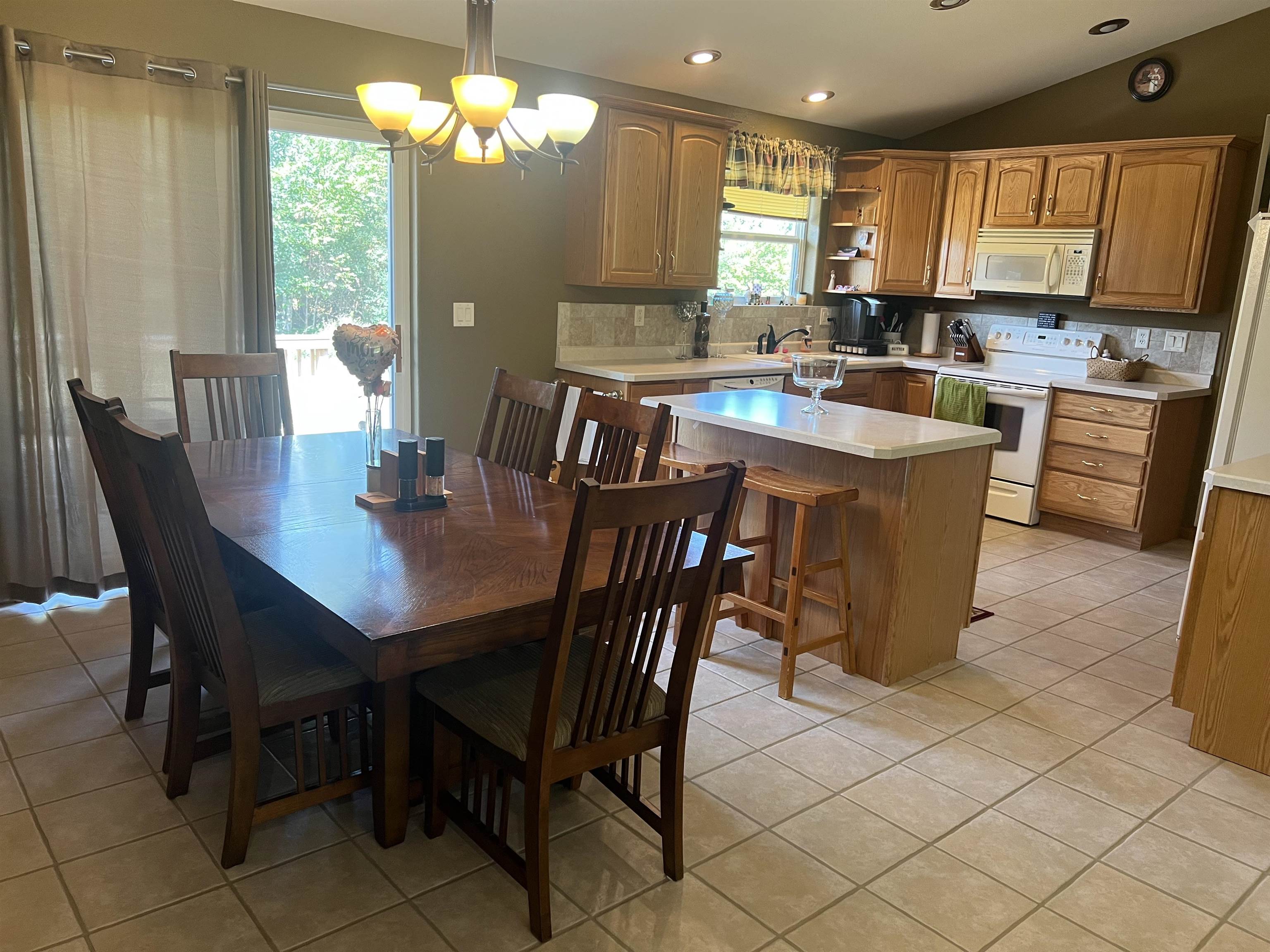 2172 OREGON TRAIL, Kronenwetter, Wisconsin 54455, 3 Bedrooms Bedrooms, ,2 BathroomsBathrooms,Residential,For Sale,2172 OREGON TRAIL,22603873