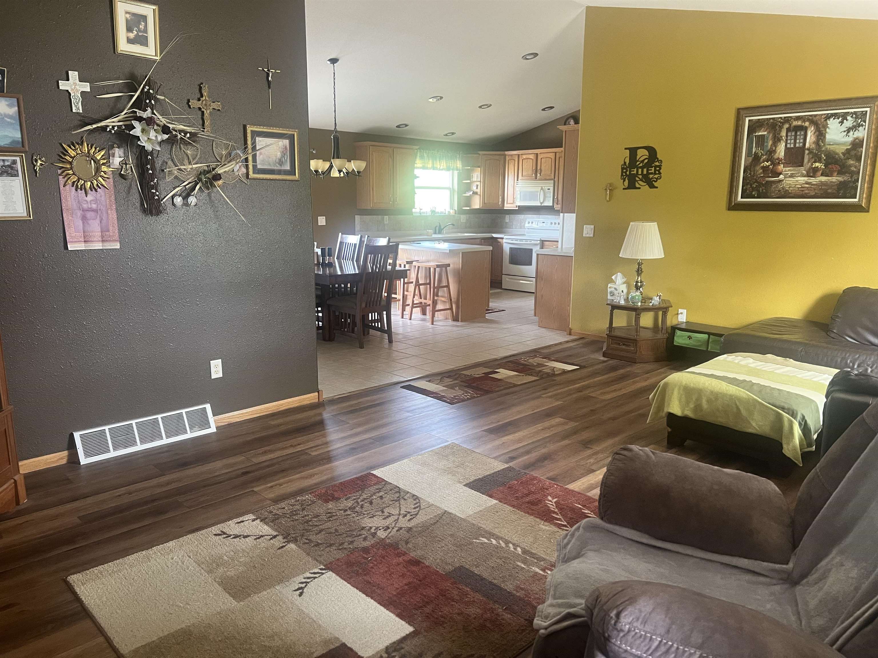 2172 OREGON TRAIL, Kronenwetter, Wisconsin 54455, 3 Bedrooms Bedrooms, ,2 BathroomsBathrooms,Residential,For Sale,2172 OREGON TRAIL,22603873