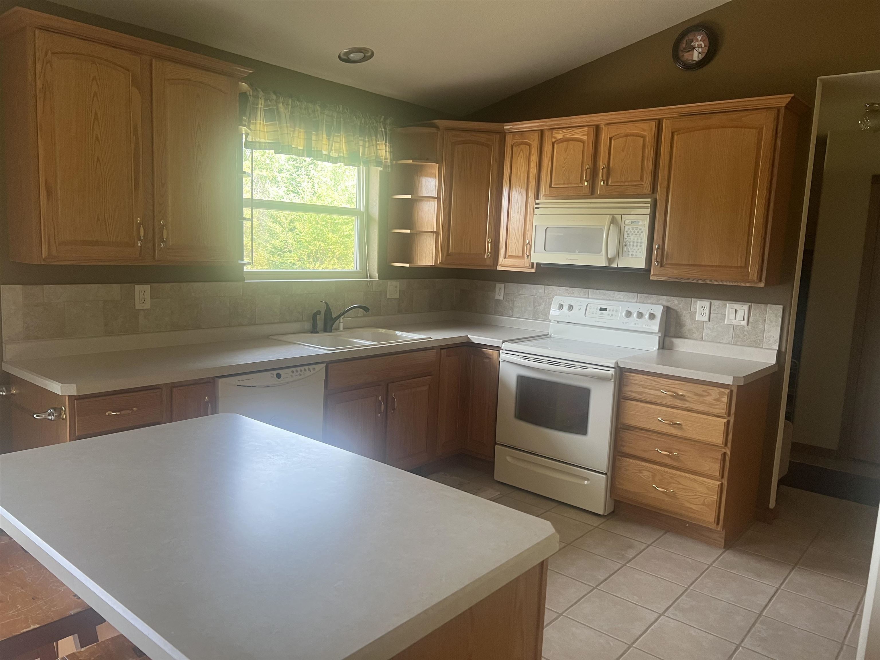 2172 OREGON TRAIL, Kronenwetter, Wisconsin 54455, 3 Bedrooms Bedrooms, ,2 BathroomsBathrooms,Residential,For Sale,2172 OREGON TRAIL,22603873