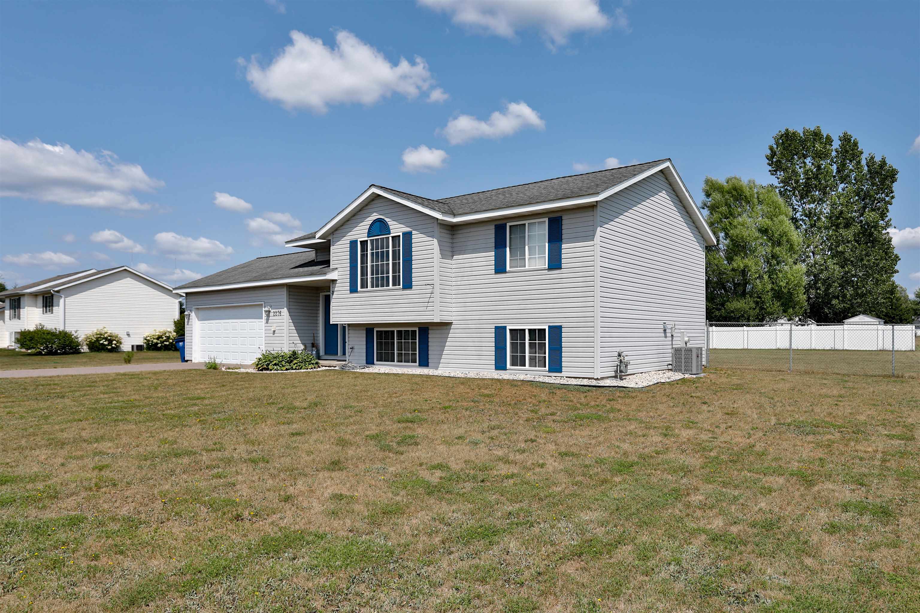 2276 CRYSTAL VIEW DRIVE, Kronenwetter, Wisconsin 54455, 3 Bedrooms Bedrooms, ,2 BathroomsBathrooms,Residential,For Sale,2276 CRYSTAL VIEW DRIVE,22603879