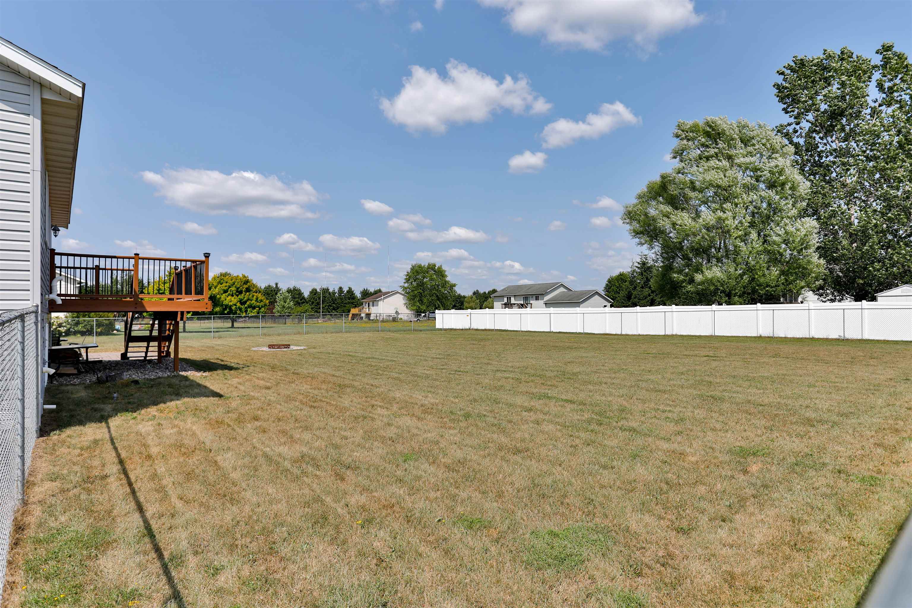 2276 CRYSTAL VIEW DRIVE, Kronenwetter, Wisconsin 54455, 3 Bedrooms Bedrooms, ,2 BathroomsBathrooms,Residential,For Sale,2276 CRYSTAL VIEW DRIVE,22603879