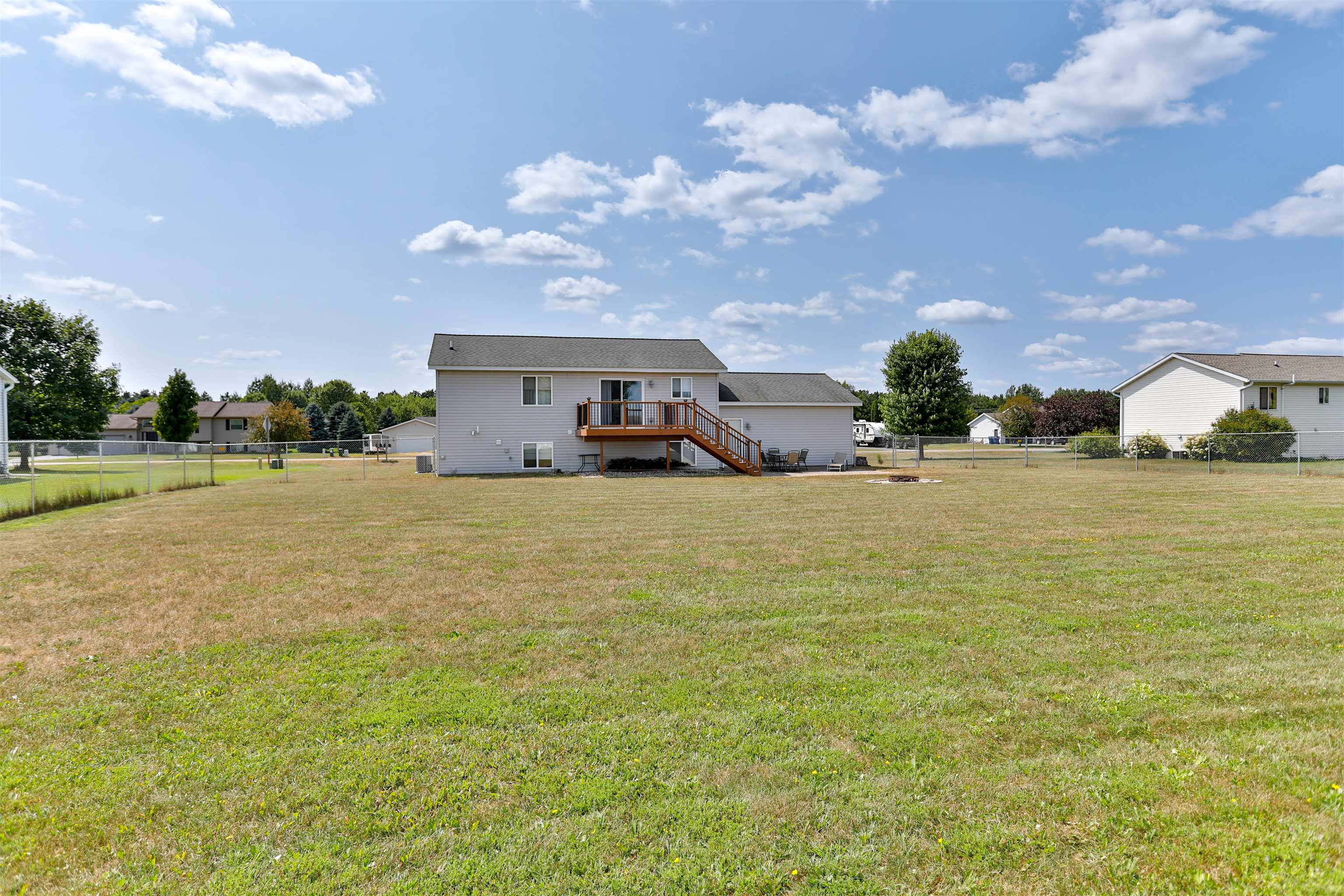 2276 CRYSTAL VIEW DRIVE, Kronenwetter, Wisconsin 54455, 3 Bedrooms Bedrooms, ,2 BathroomsBathrooms,Residential,For Sale,2276 CRYSTAL VIEW DRIVE,22603879