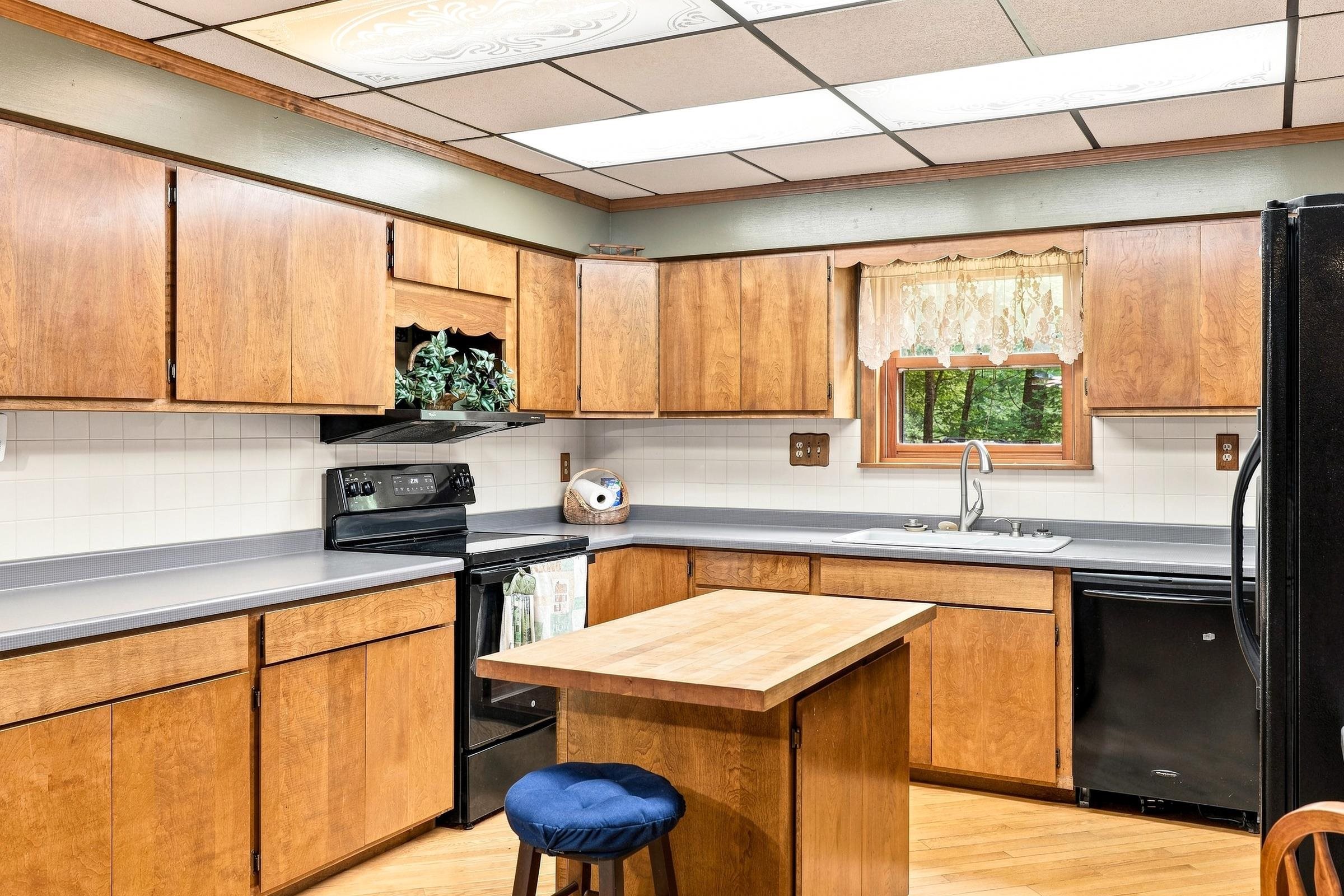 3930 COUNTY ROAD Y, Custer, Wisconsin 54423, 3 Bedrooms Bedrooms, ,2 BathroomsBathrooms,Residential,For Sale,3930 COUNTY ROAD Y,22603889