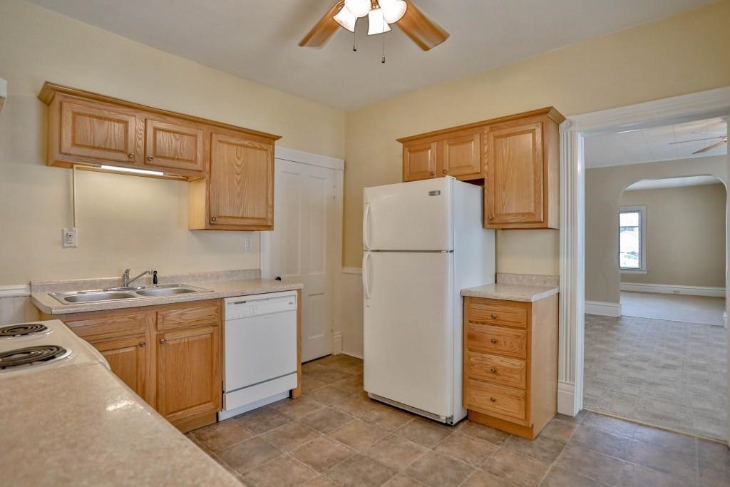 918 S 4TH AVENUE, Wausau, Wisconsin 54401, 1 Bedroom Bedrooms, 4 Rooms Rooms,1 BathroomBathrooms,Multi-family,For Sale,918 S 4TH AVENUE,22603890
