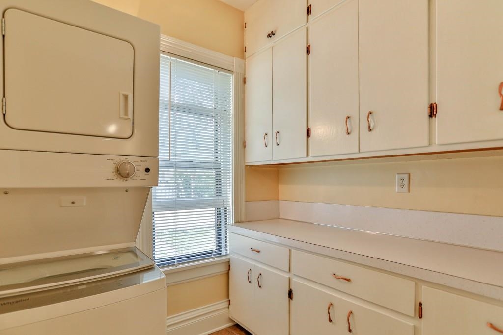 918 S 4TH AVENUE, Wausau, Wisconsin 54401, 1 Bedroom Bedrooms, 4 Rooms Rooms,1 BathroomBathrooms,Multi-family,For Sale,918 S 4TH AVENUE,22603890