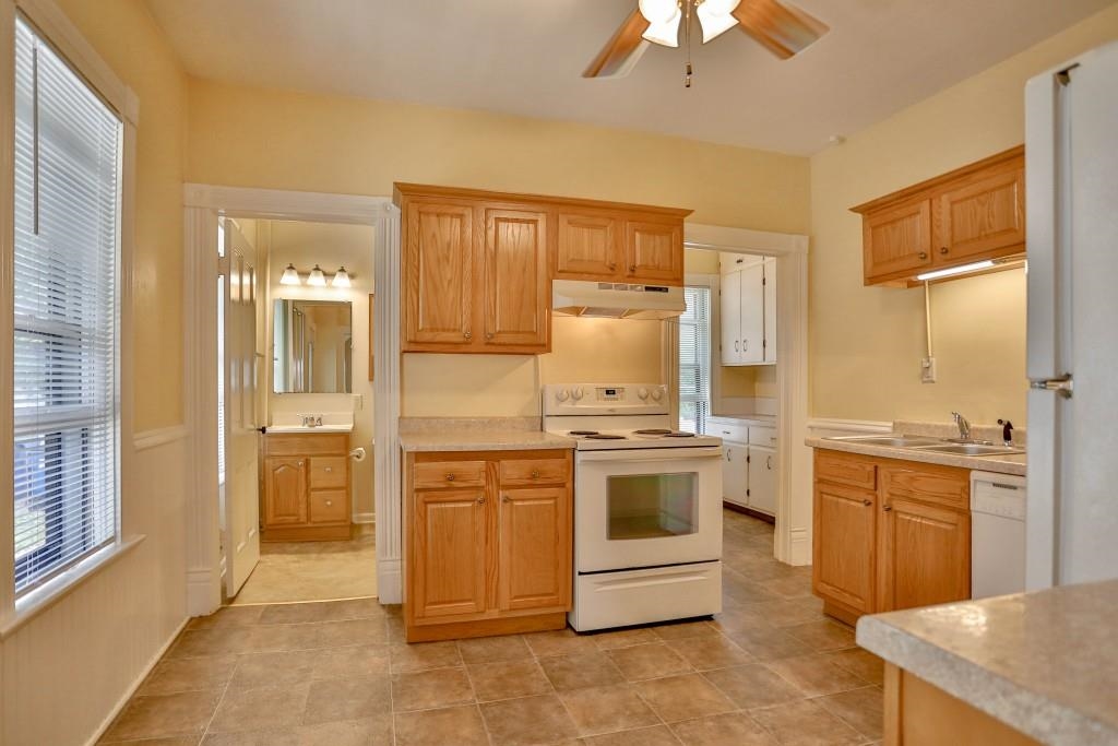 918 S 4TH AVENUE, Wausau, Wisconsin 54401, 1 Bedroom Bedrooms, 4 Rooms Rooms,1 BathroomBathrooms,Multi-family,For Sale,918 S 4TH AVENUE,22603890