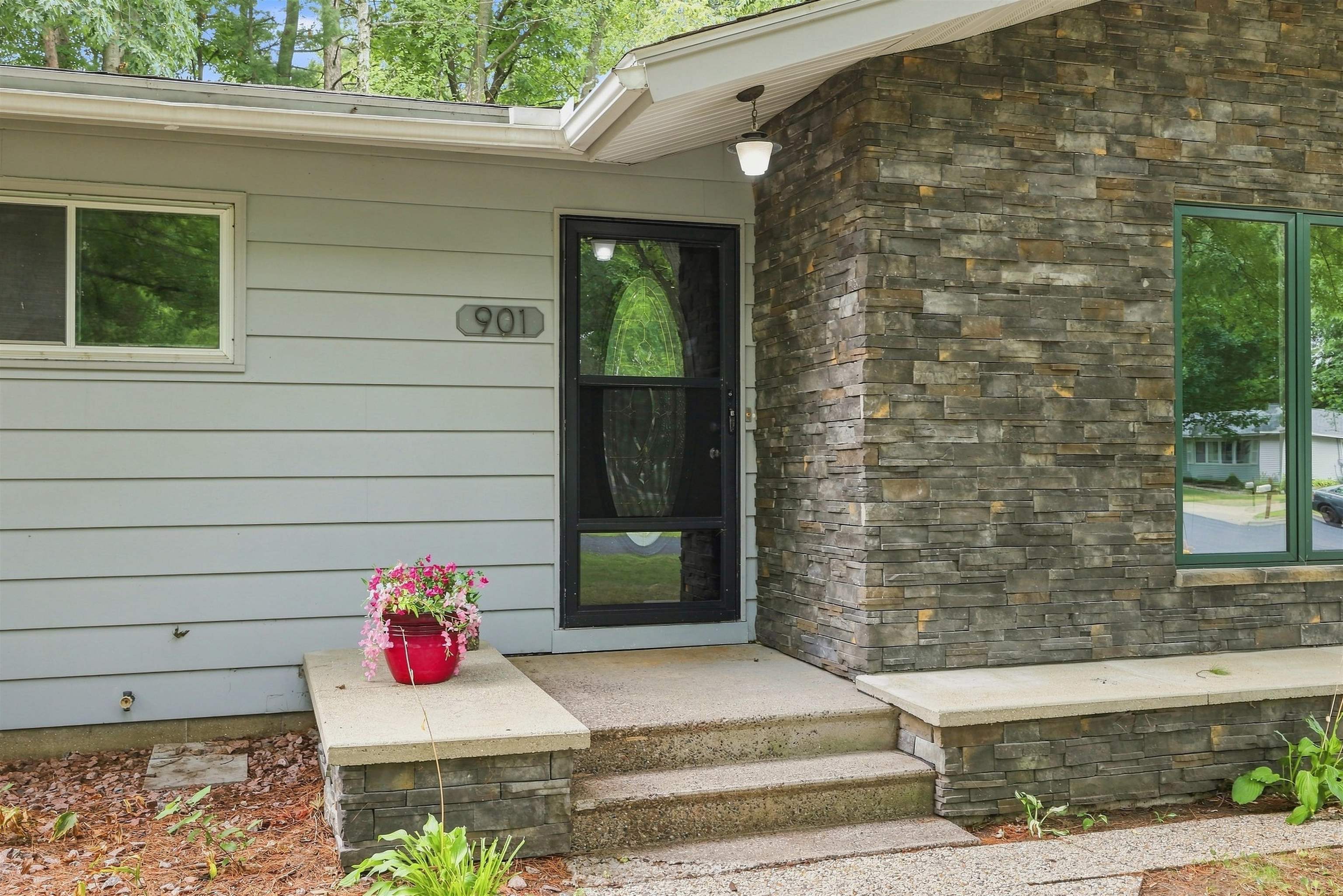 901 HARLYN AVENUE, Rothschild, Wisconsin 54474, 3 Bedrooms Bedrooms, ,1 BathroomBathrooms,Residential,For Sale,901 HARLYN AVENUE,22603902