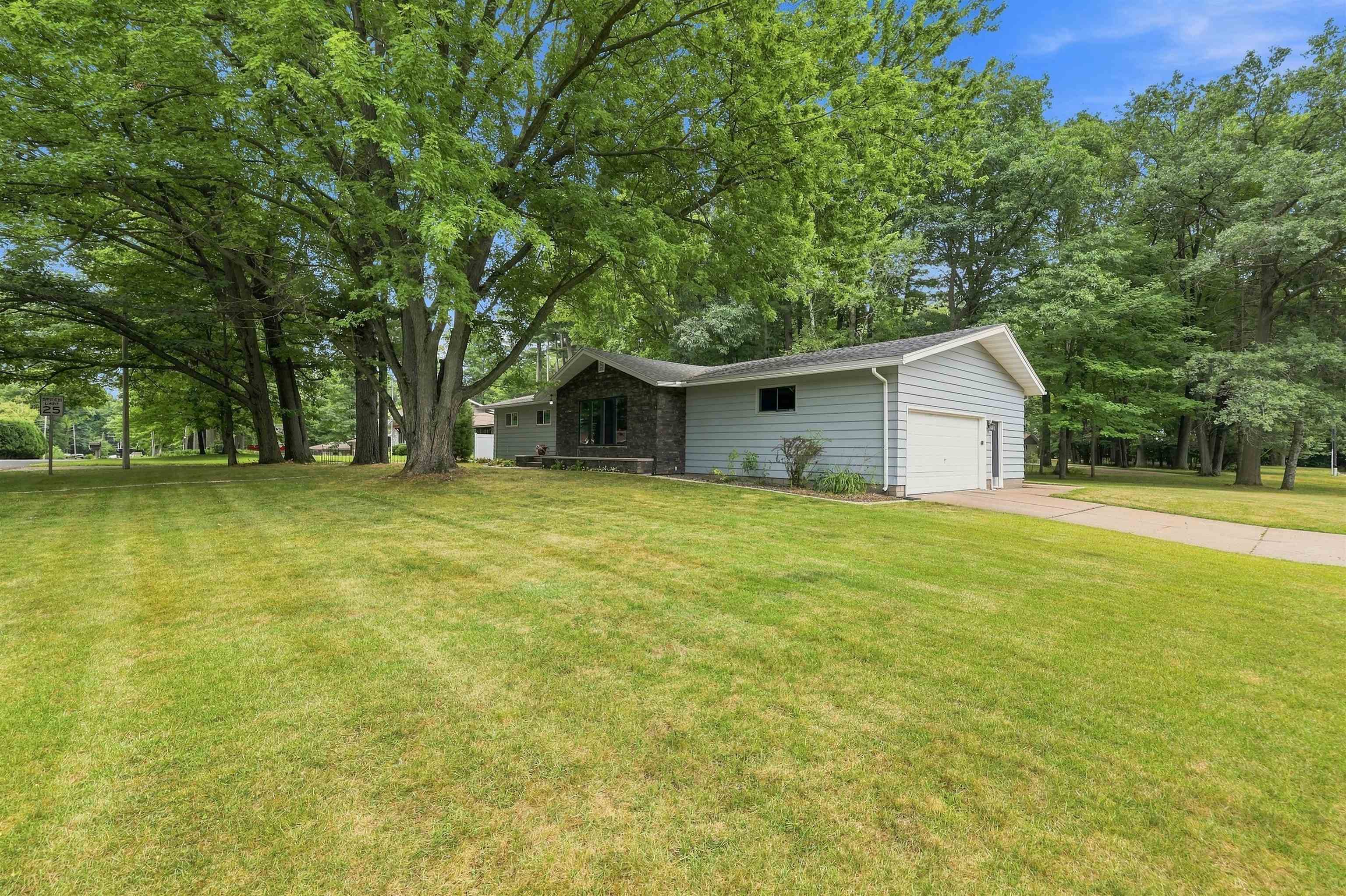 901 HARLYN AVENUE, Rothschild, Wisconsin 54474, 3 Bedrooms Bedrooms, ,1 BathroomBathrooms,Residential,For Sale,901 HARLYN AVENUE,22603902