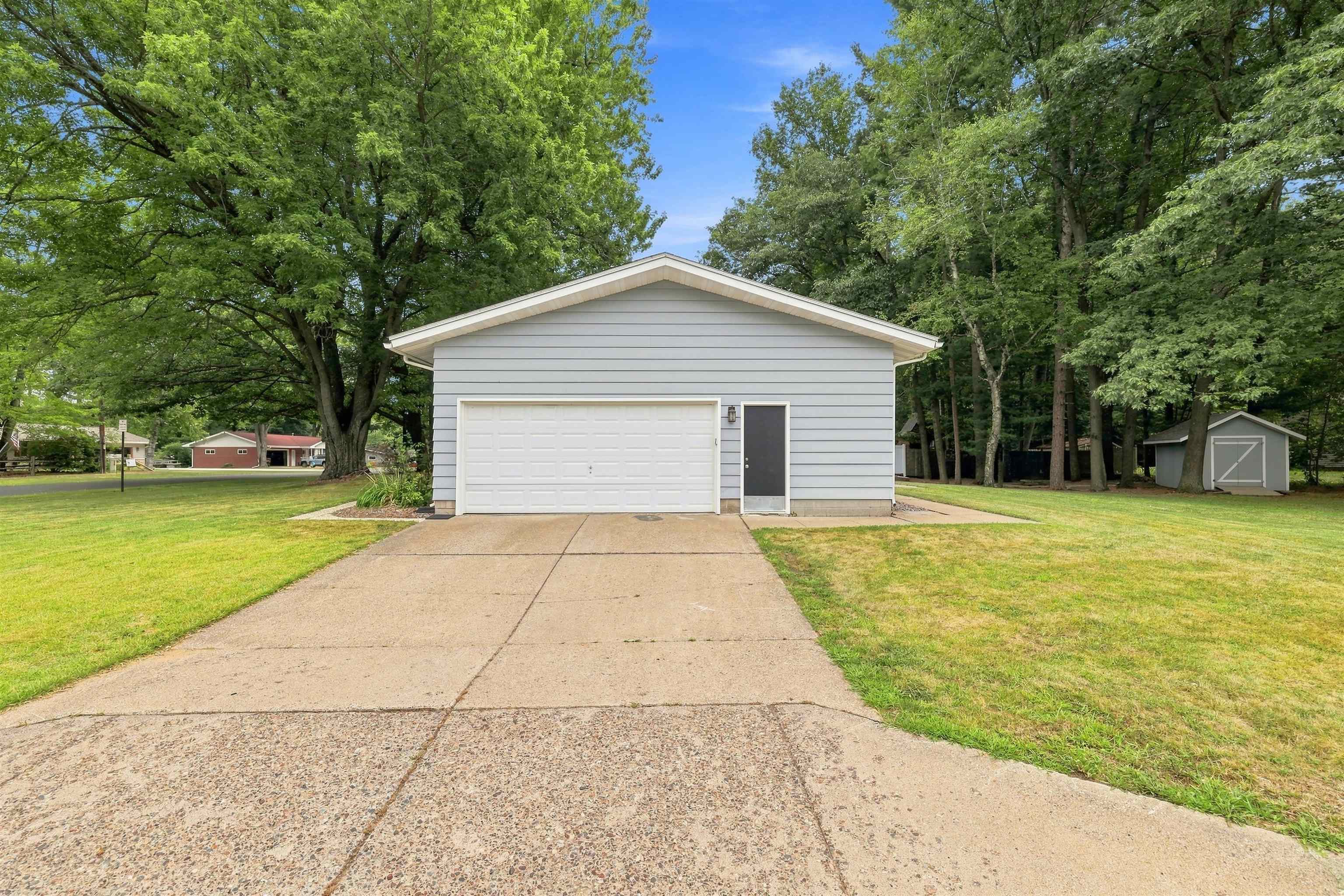 901 HARLYN AVENUE, Rothschild, Wisconsin 54474, 3 Bedrooms Bedrooms, ,1 BathroomBathrooms,Residential,For Sale,901 HARLYN AVENUE,22603902