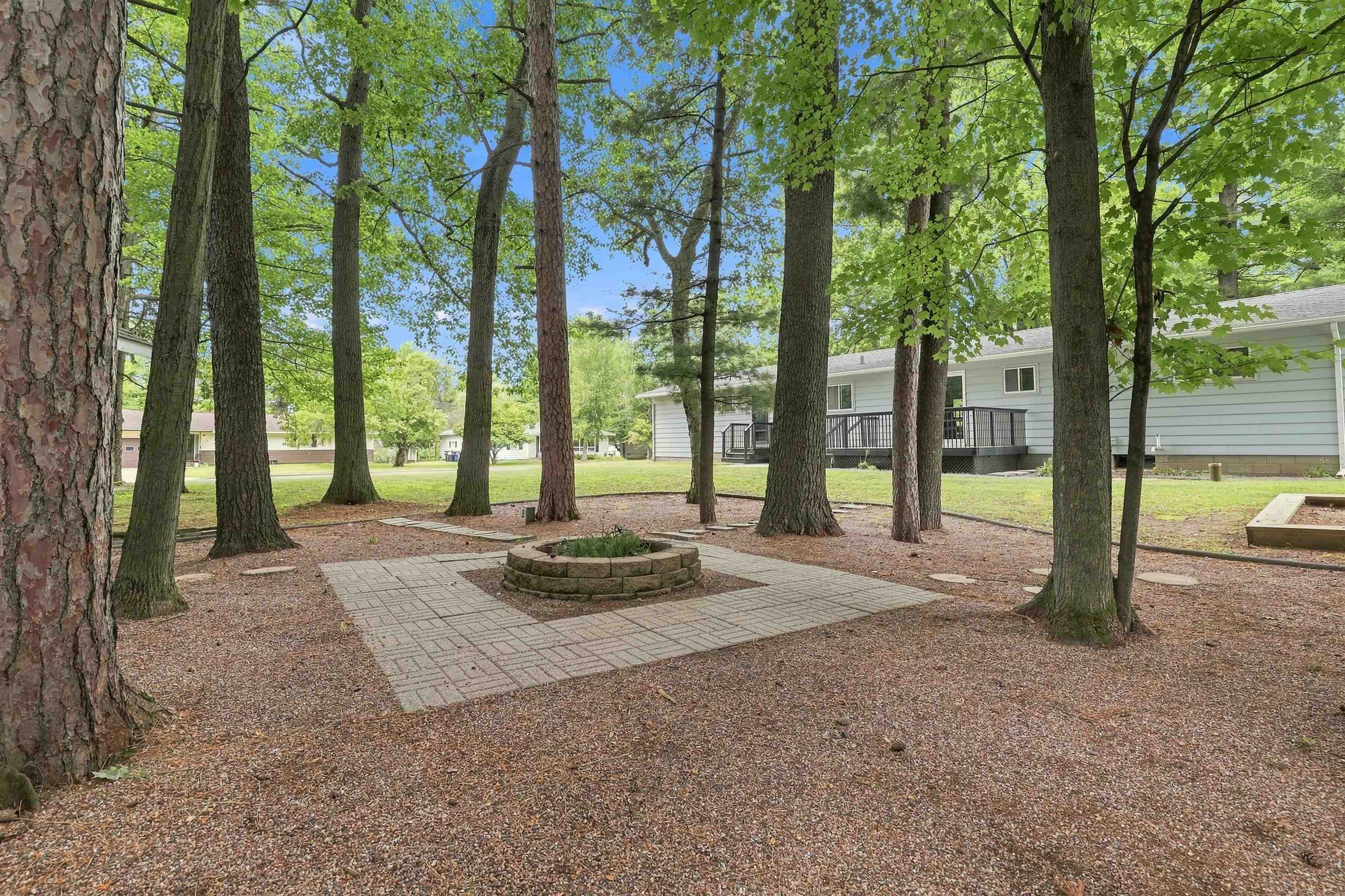 901 HARLYN AVENUE, Rothschild, Wisconsin 54474, 3 Bedrooms Bedrooms, ,1 BathroomBathrooms,Residential,For Sale,901 HARLYN AVENUE,22603902