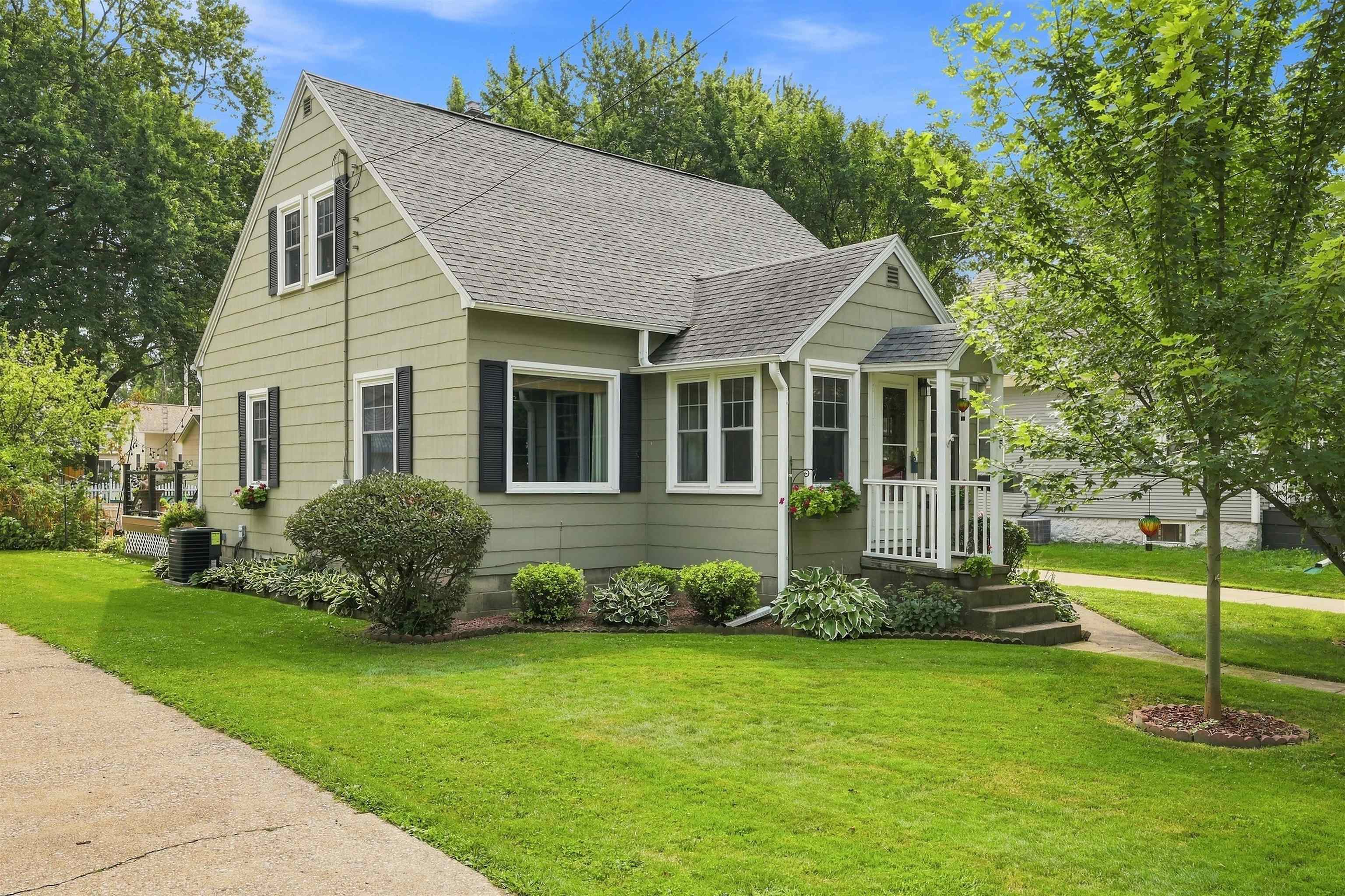 425 MEADOW STREET, Stevens Point, Wisconsin 54481, 4 Bedrooms Bedrooms, ,1 BathroomBathrooms,Residential,For Sale,425 MEADOW STREET,22603911