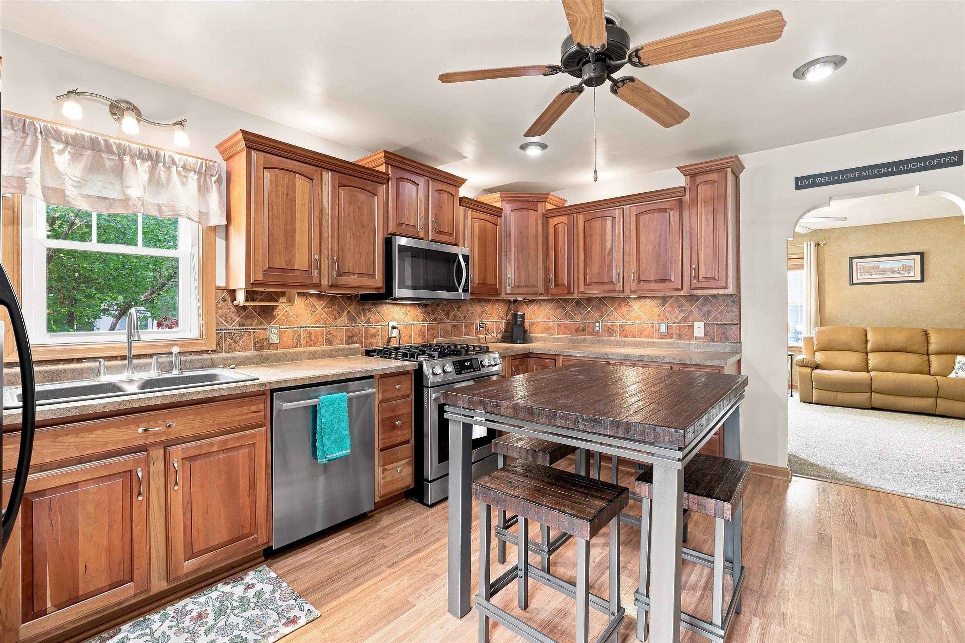 425 MEADOW STREET, Stevens Point, Wisconsin 54481, 4 Bedrooms Bedrooms, ,1 BathroomBathrooms,Residential,For Sale,425 MEADOW STREET,22603911