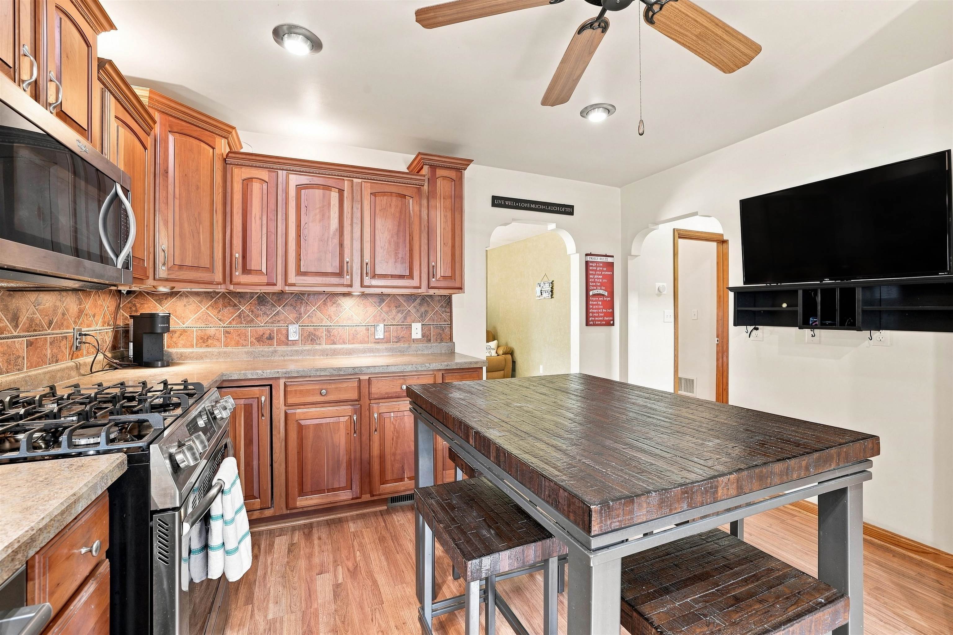 425 MEADOW STREET, Stevens Point, Wisconsin 54481, 4 Bedrooms Bedrooms, ,1 BathroomBathrooms,Residential,For Sale,425 MEADOW STREET,22603911