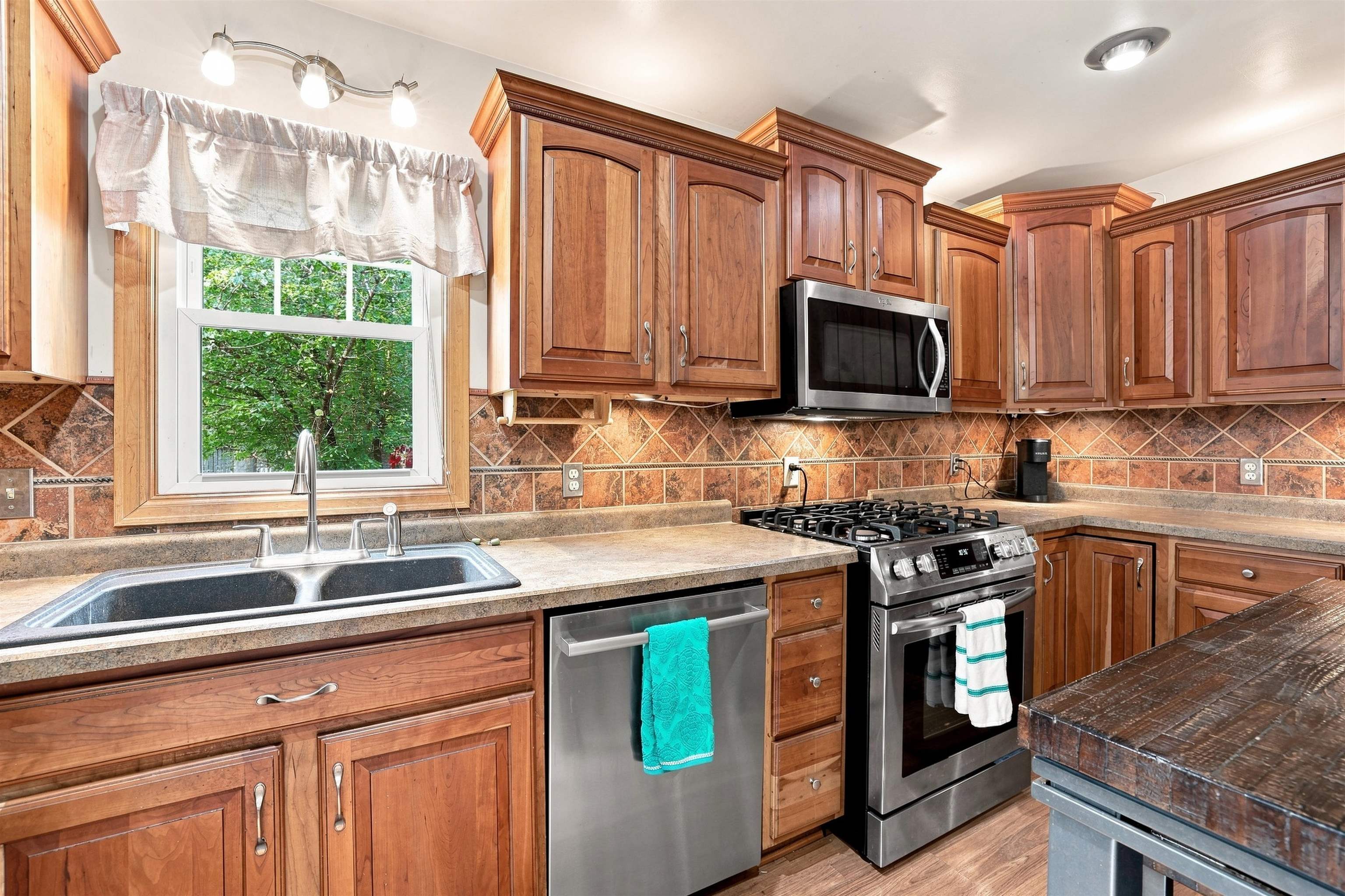 425 MEADOW STREET, Stevens Point, Wisconsin 54481, 4 Bedrooms Bedrooms, ,1 BathroomBathrooms,Residential,For Sale,425 MEADOW STREET,22603911
