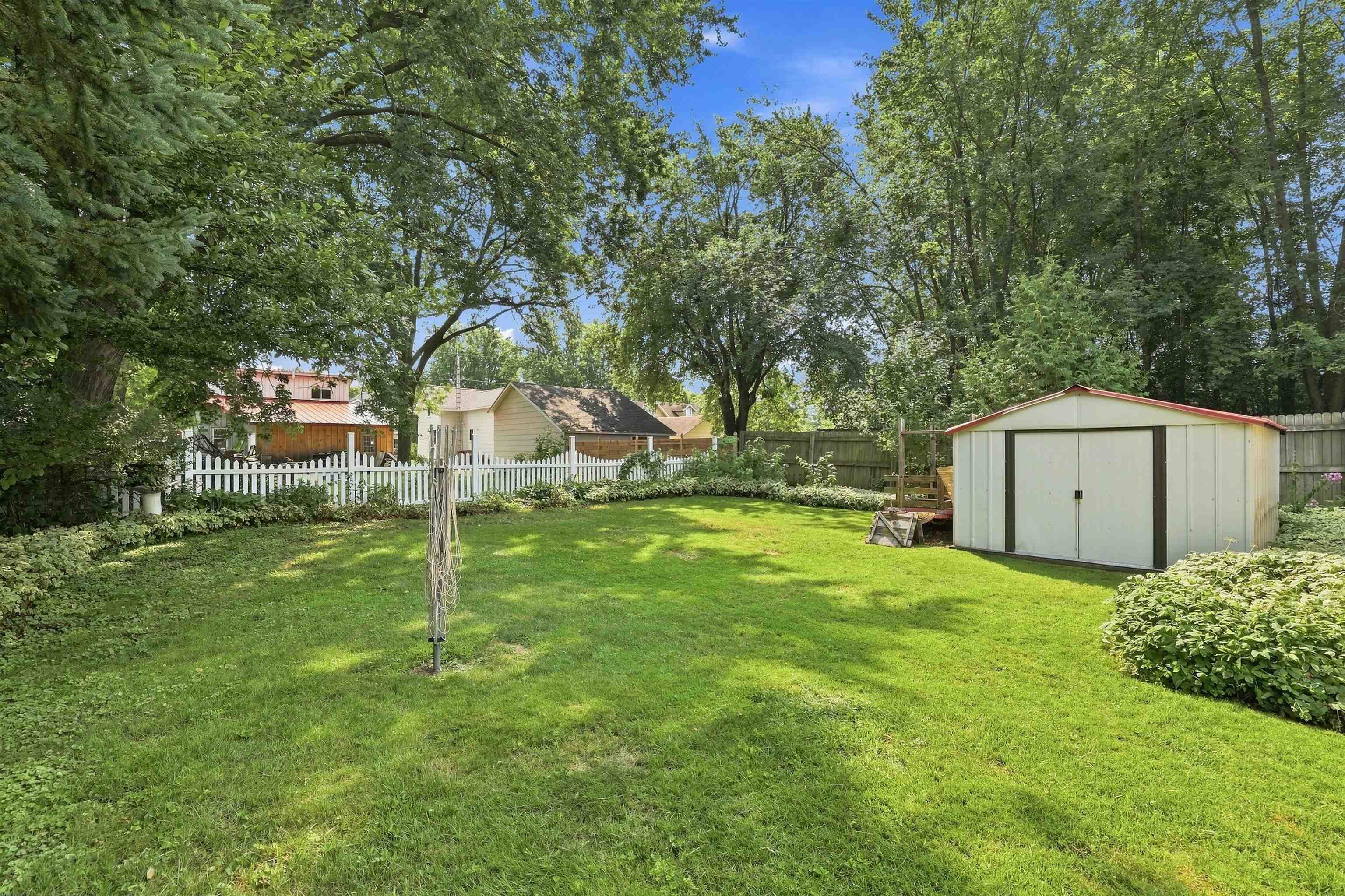 425 MEADOW STREET, Stevens Point, Wisconsin 54481, 4 Bedrooms Bedrooms, ,1 BathroomBathrooms,Residential,For Sale,425 MEADOW STREET,22603911