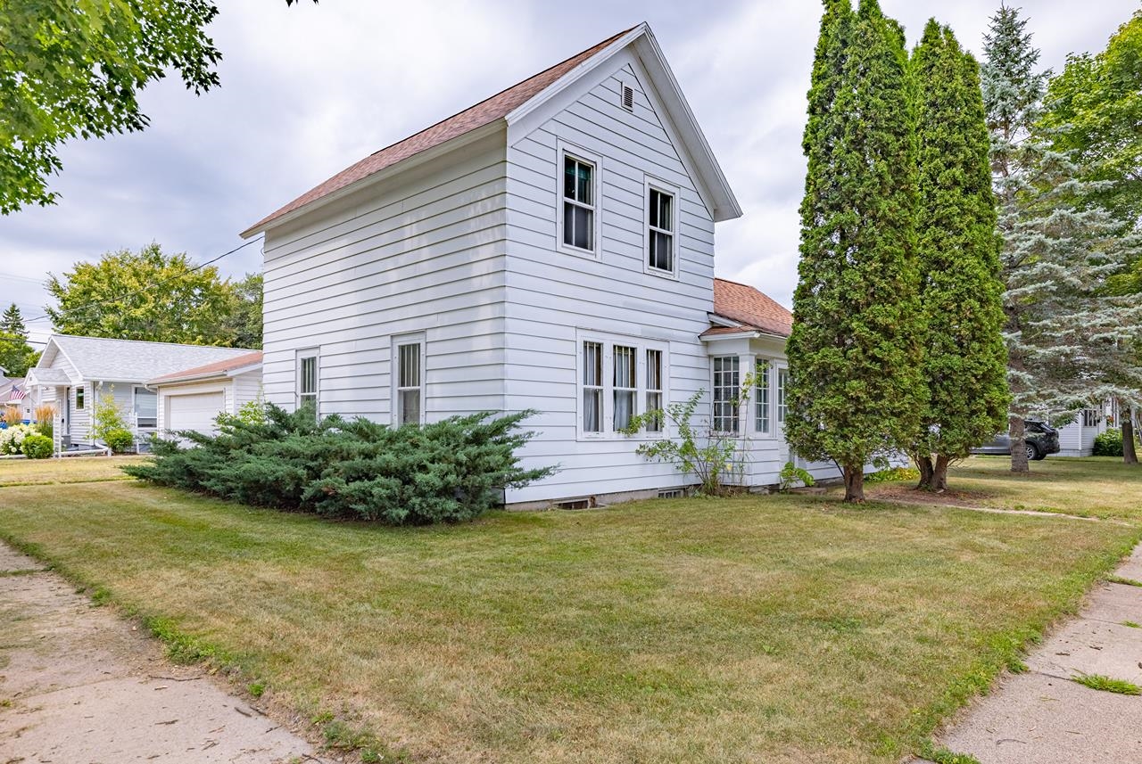 300 N STUYVESANT STREET, Merrill, Wisconsin 54452, 4 Bedrooms Bedrooms, ,1 BathroomBathrooms,Residential,For Sale,300 N STUYVESANT STREET,22603918