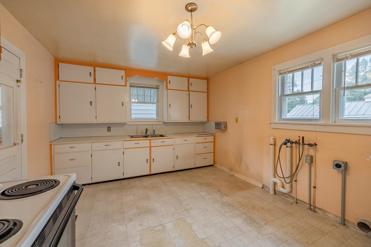 300 N STUYVESANT STREET, Merrill, Wisconsin 54452, 4 Bedrooms Bedrooms, ,1 BathroomBathrooms,Residential,For Sale,300 N STUYVESANT STREET,22603918
