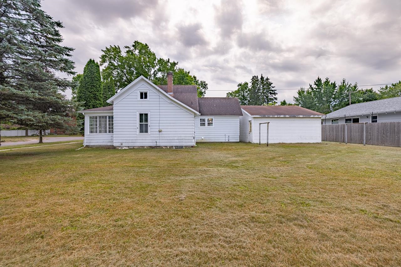 300 N STUYVESANT STREET, Merrill, Wisconsin 54452, 4 Bedrooms Bedrooms, ,1 BathroomBathrooms,Residential,For Sale,300 N STUYVESANT STREET,22603918