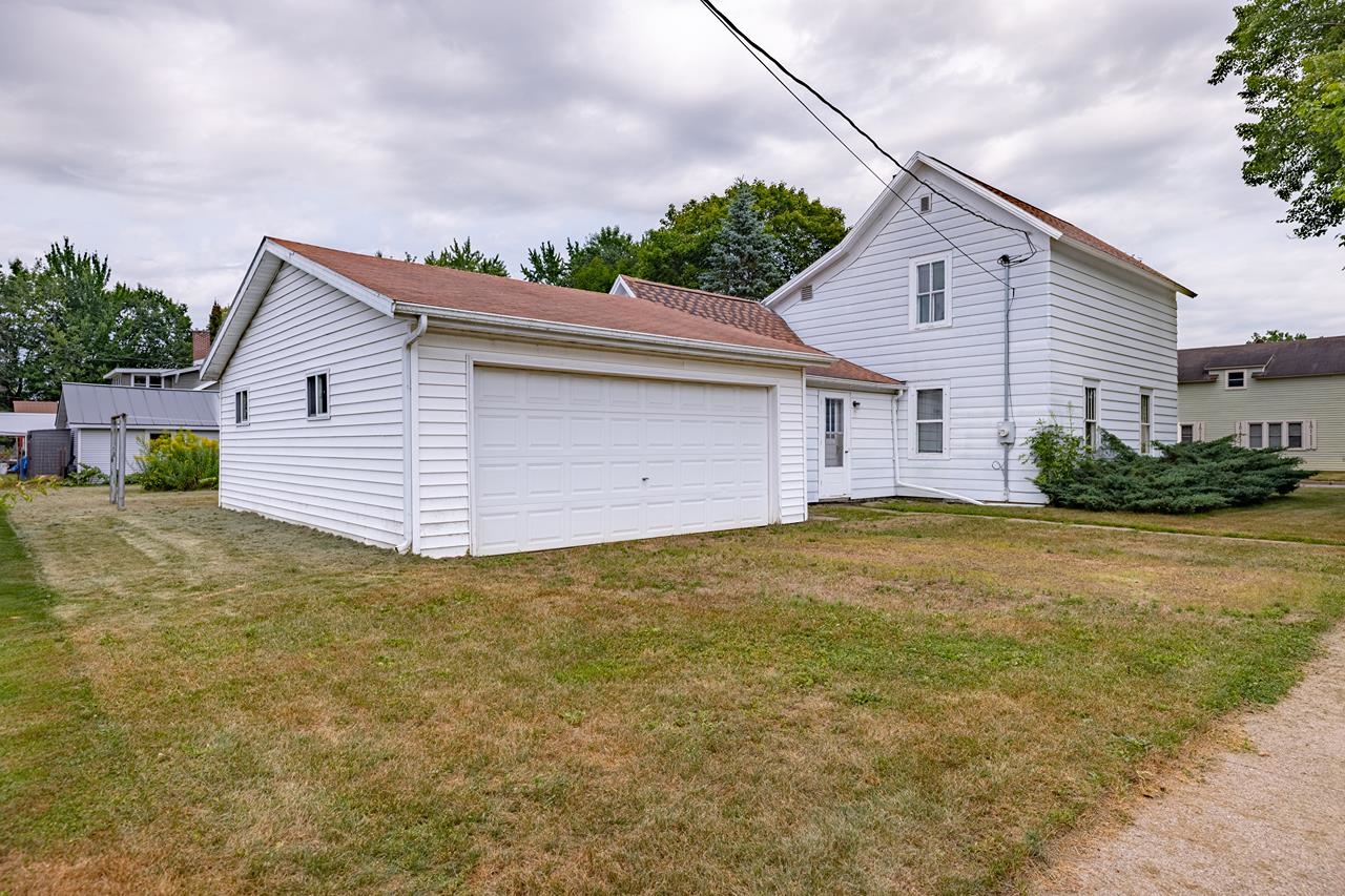 300 N STUYVESANT STREET, Merrill, Wisconsin 54452, 4 Bedrooms Bedrooms, ,1 BathroomBathrooms,Residential,For Sale,300 N STUYVESANT STREET,22603918