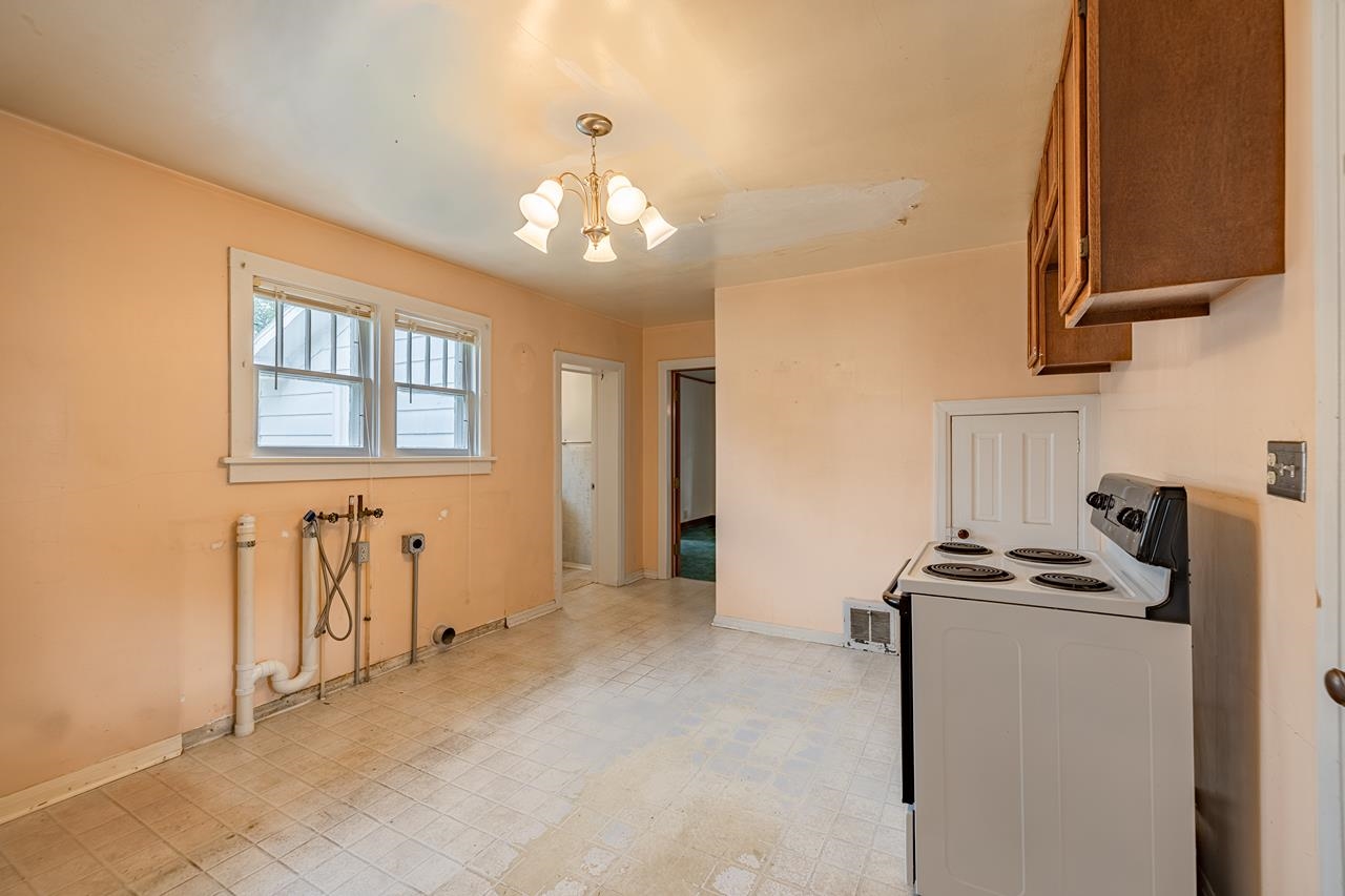 300 N STUYVESANT STREET, Merrill, Wisconsin 54452, 4 Bedrooms Bedrooms, ,1 BathroomBathrooms,Residential,For Sale,300 N STUYVESANT STREET,22603918
