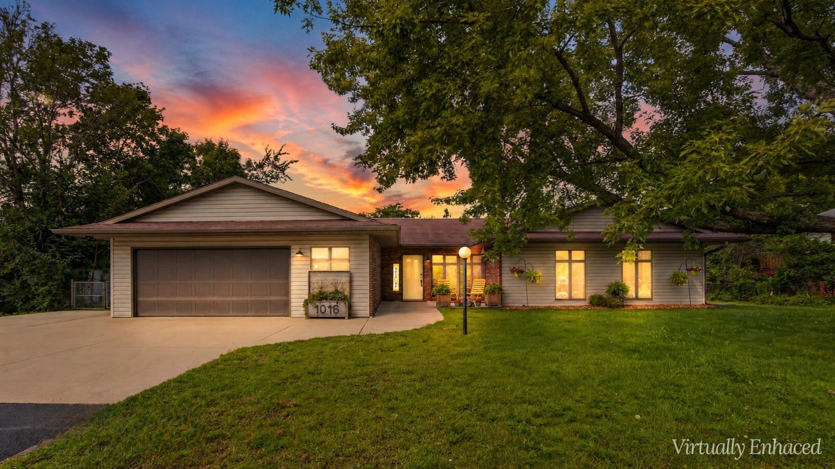 1016 SUNSET BOULEVARD, Stevens Point, Wisconsin 54481, 5 Bedrooms Bedrooms, ,3 BathroomsBathrooms,Residential,For Sale,1016 SUNSET BOULEVARD,22603926
