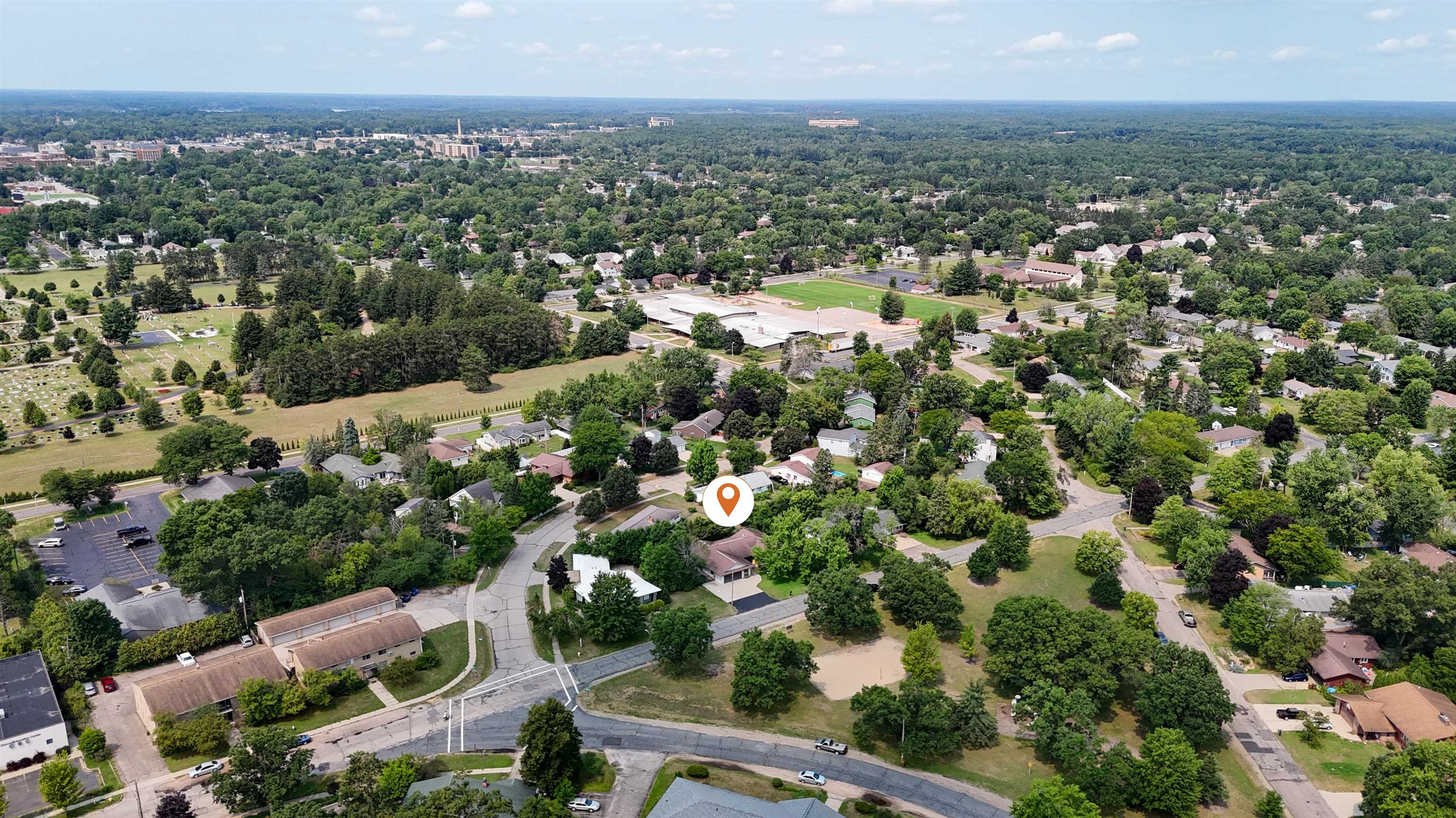 1016 SUNSET BOULEVARD, Stevens Point, Wisconsin 54481, 5 Bedrooms Bedrooms, ,3 BathroomsBathrooms,Residential,For Sale,1016 SUNSET BOULEVARD,22603926
