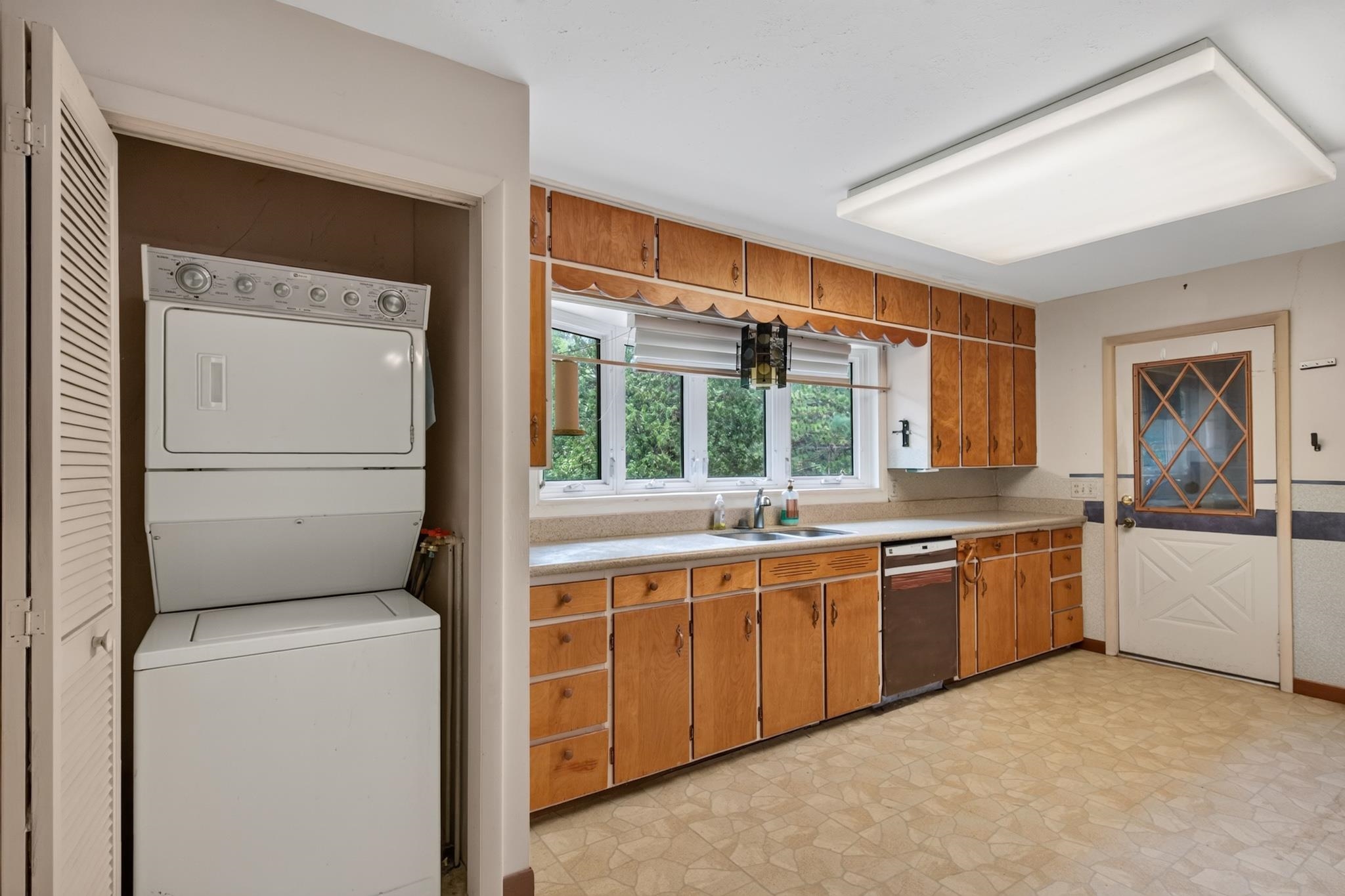 641 SENECA ROAD, Wisconsin Rapids, Wisconsin 54495, 3 Bedrooms Bedrooms, ,2 BathroomsBathrooms,Residential,For Sale,641 SENECA ROAD,22603933