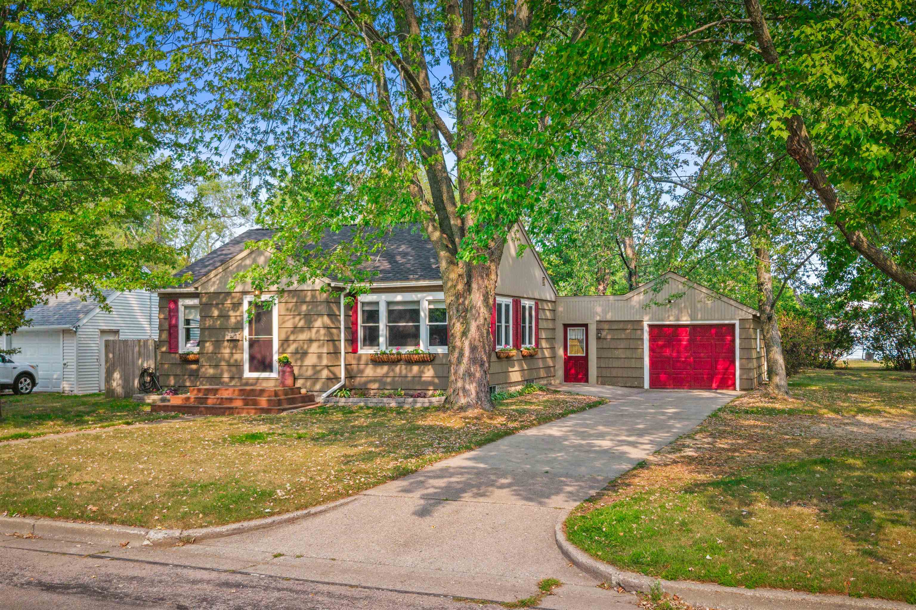 1211 10TH STREET SOUTH, Wisconsin Rapids, Wisconsin 54494, 2 Bedrooms Bedrooms, ,1 BathroomBathrooms,Residential,For Sale,1211 10TH STREET SOUTH,22603937