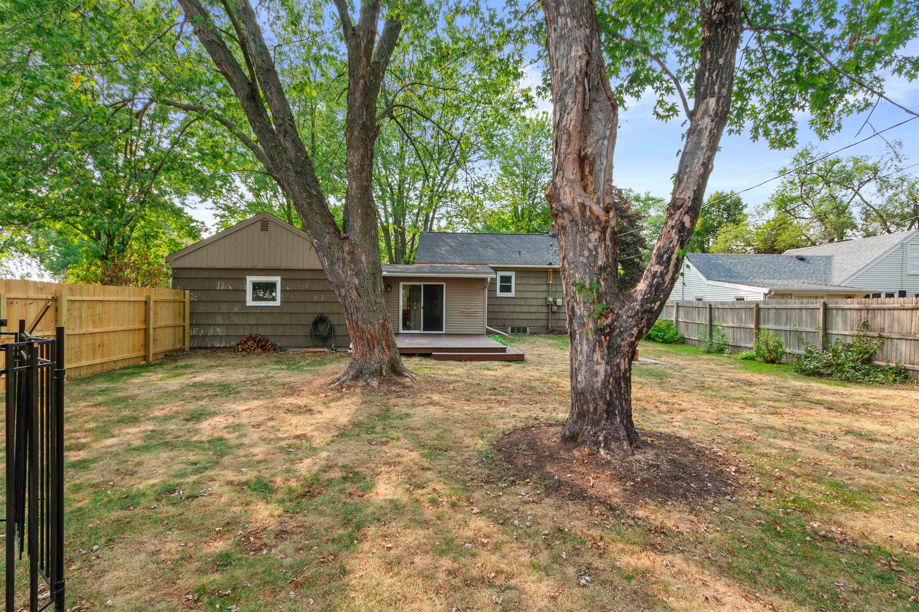 1211 10TH STREET SOUTH, Wisconsin Rapids, Wisconsin 54494, 2 Bedrooms Bedrooms, ,1 BathroomBathrooms,Residential,For Sale,1211 10TH STREET SOUTH,22603937