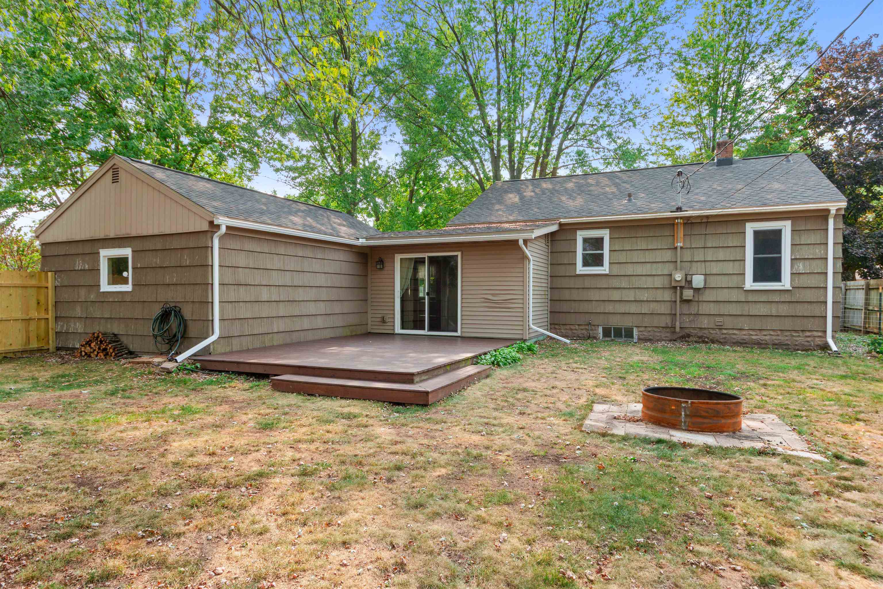 1211 10TH STREET SOUTH, Wisconsin Rapids, Wisconsin 54494, 2 Bedrooms Bedrooms, ,1 BathroomBathrooms,Residential,For Sale,1211 10TH STREET SOUTH,22603937