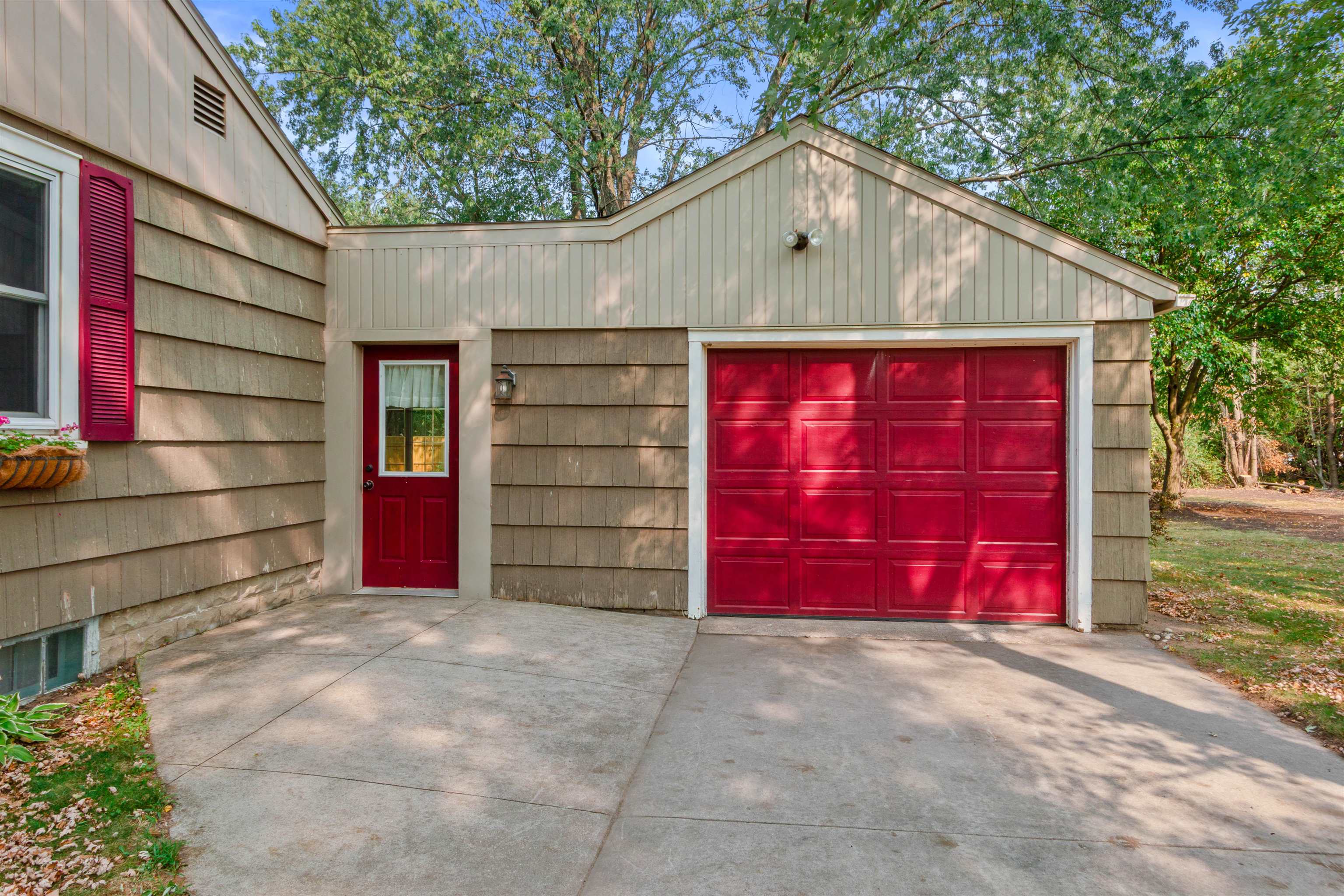 1211 10TH STREET SOUTH, Wisconsin Rapids, Wisconsin 54494, 2 Bedrooms Bedrooms, ,1 BathroomBathrooms,Residential,For Sale,1211 10TH STREET SOUTH,22603937