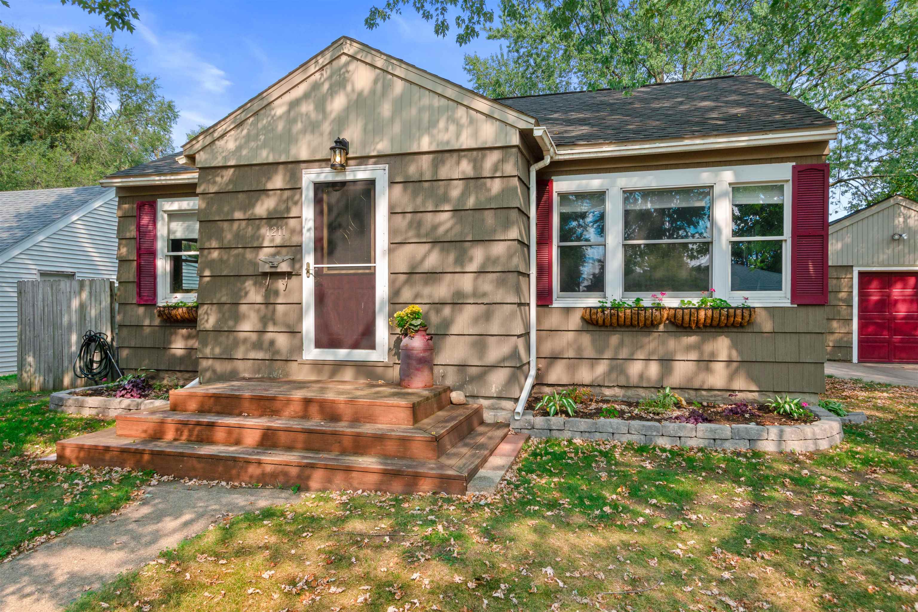 1211 10TH STREET SOUTH, Wisconsin Rapids, Wisconsin 54494, 2 Bedrooms Bedrooms, ,1 BathroomBathrooms,Residential,For Sale,1211 10TH STREET SOUTH,22603937