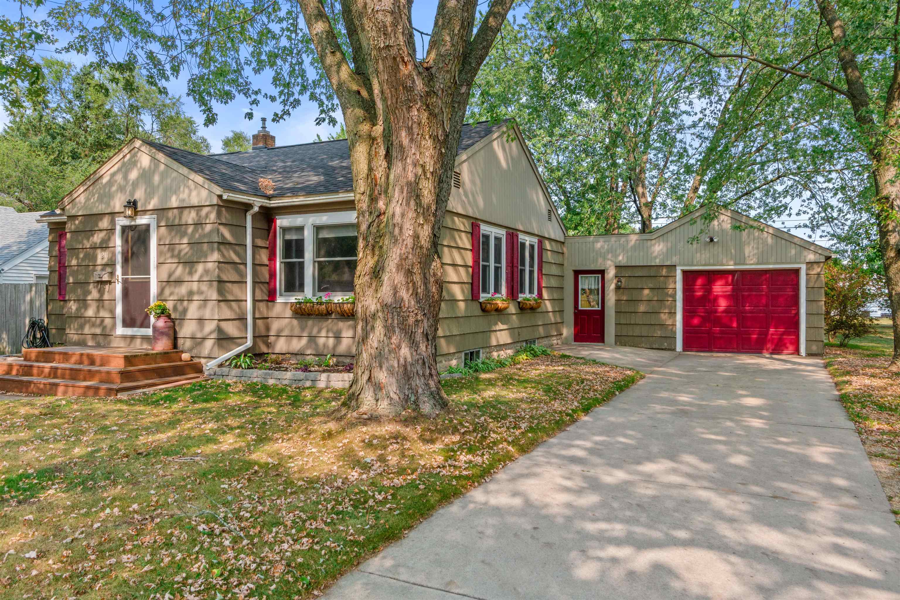 1211 10TH STREET SOUTH, Wisconsin Rapids, Wisconsin 54494, 2 Bedrooms Bedrooms, ,1 BathroomBathrooms,Residential,For Sale,1211 10TH STREET SOUTH,22603937